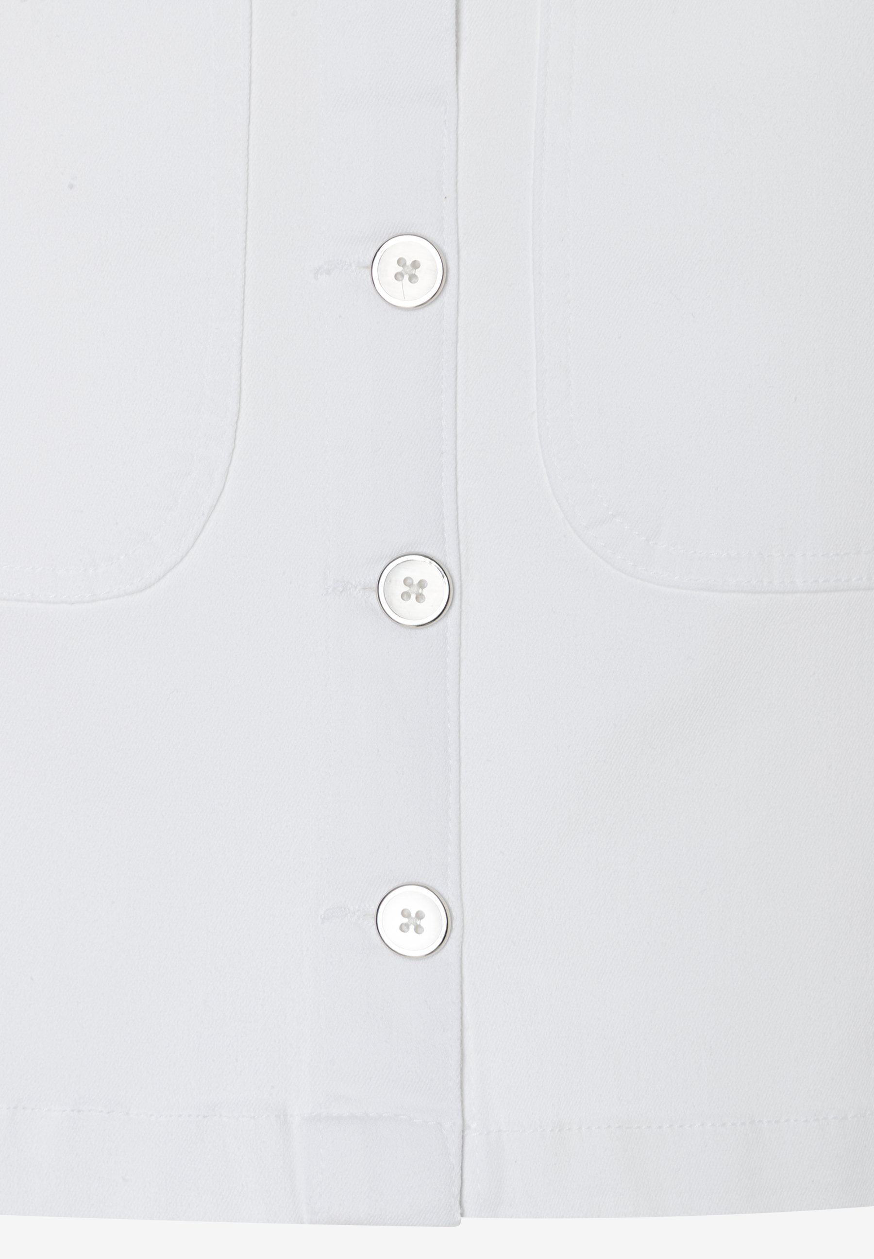 MORE & MORE weißer Denim-Rock mit Knopfleiste und Taschen. Hautfreundlicher, elastischer Rock mit hohem Tragekomfort. MORE & MORE weißer Denim-Rock mit Knopfleiste und Taschen. Hautfreundlicher, elastischer Rock mit hohem Tragekomfort.