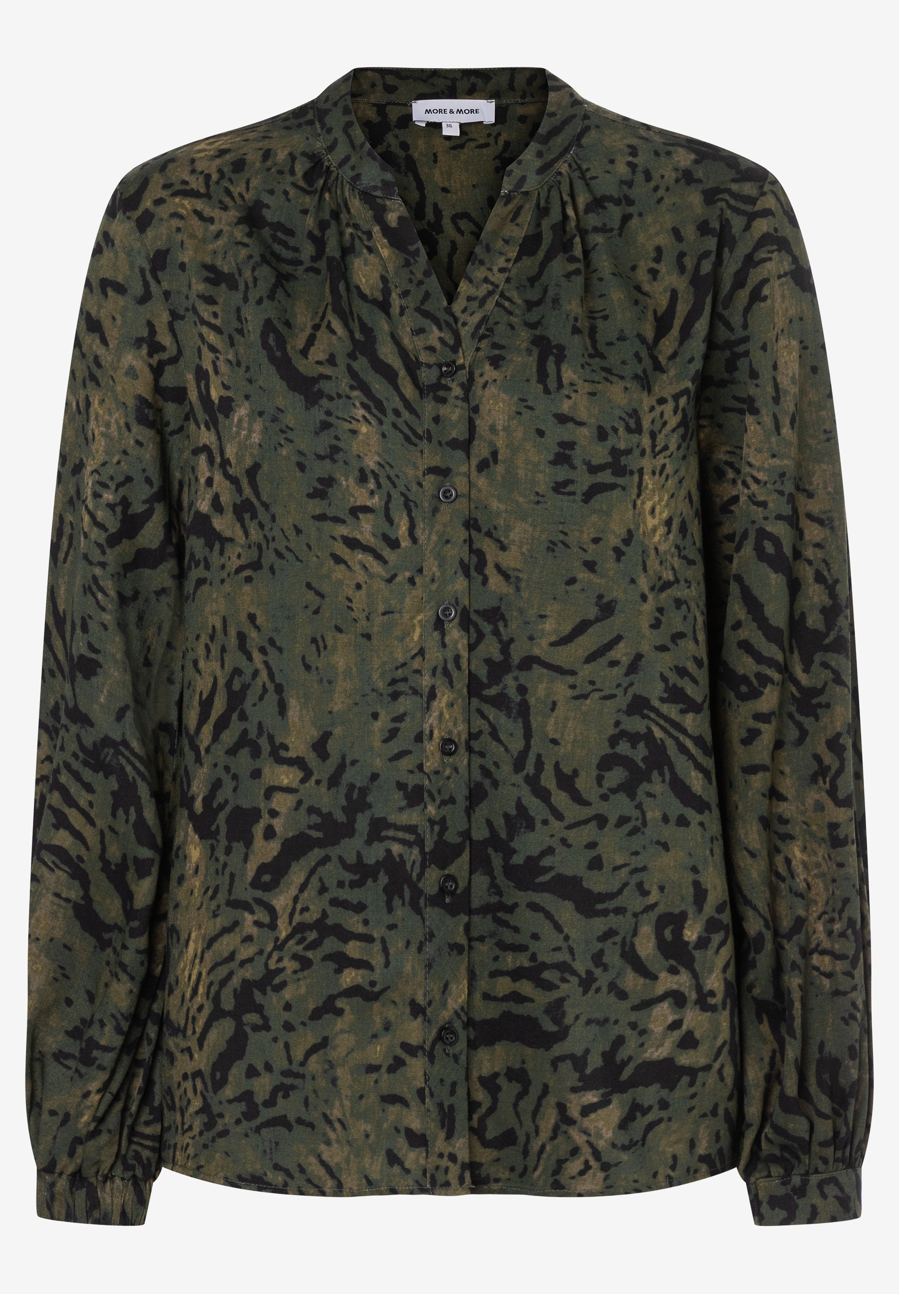 MORE & MORE Damen-Bluse mit V-Ausschnitt, durchgehender Knopfleiste und abstraktem Muster in Grün- und Schwarztönen. MORE & MORE Damen-Bluse mit V-Ausschnitt, durchgehender Knopfleiste und abstraktem Muster in Grün- und Schwarztönen.