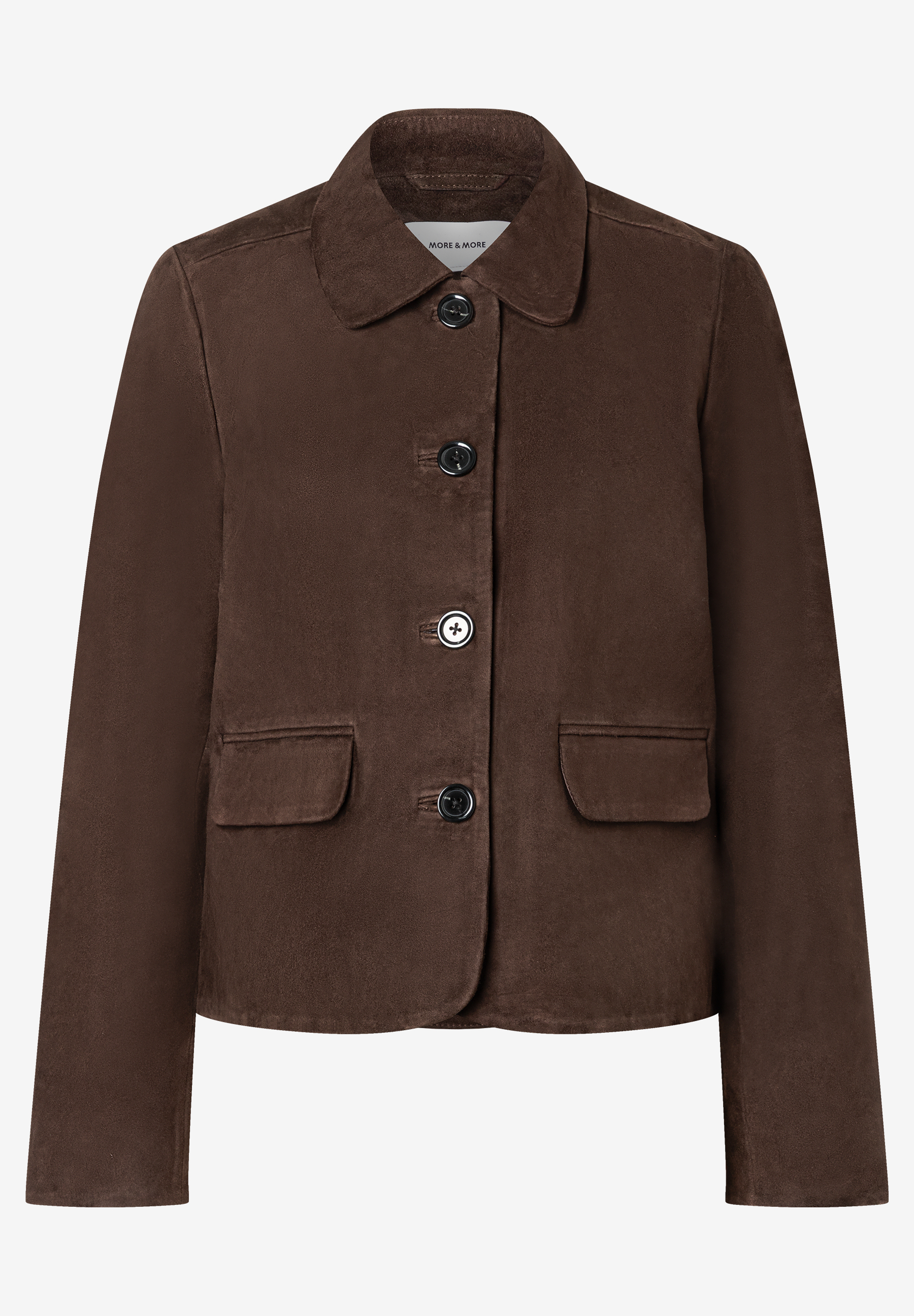 Eine braune MORE & MORE Jacke, ein Oberteil mit Kragen und Knöpfen. Zwei kleine Taschen sind aufgesetzt. Eine braune MORE & MORE Jacke, ein Oberteil mit Kragen und Knöpfen. Zwei kleine Taschen sind aufgesetzt.