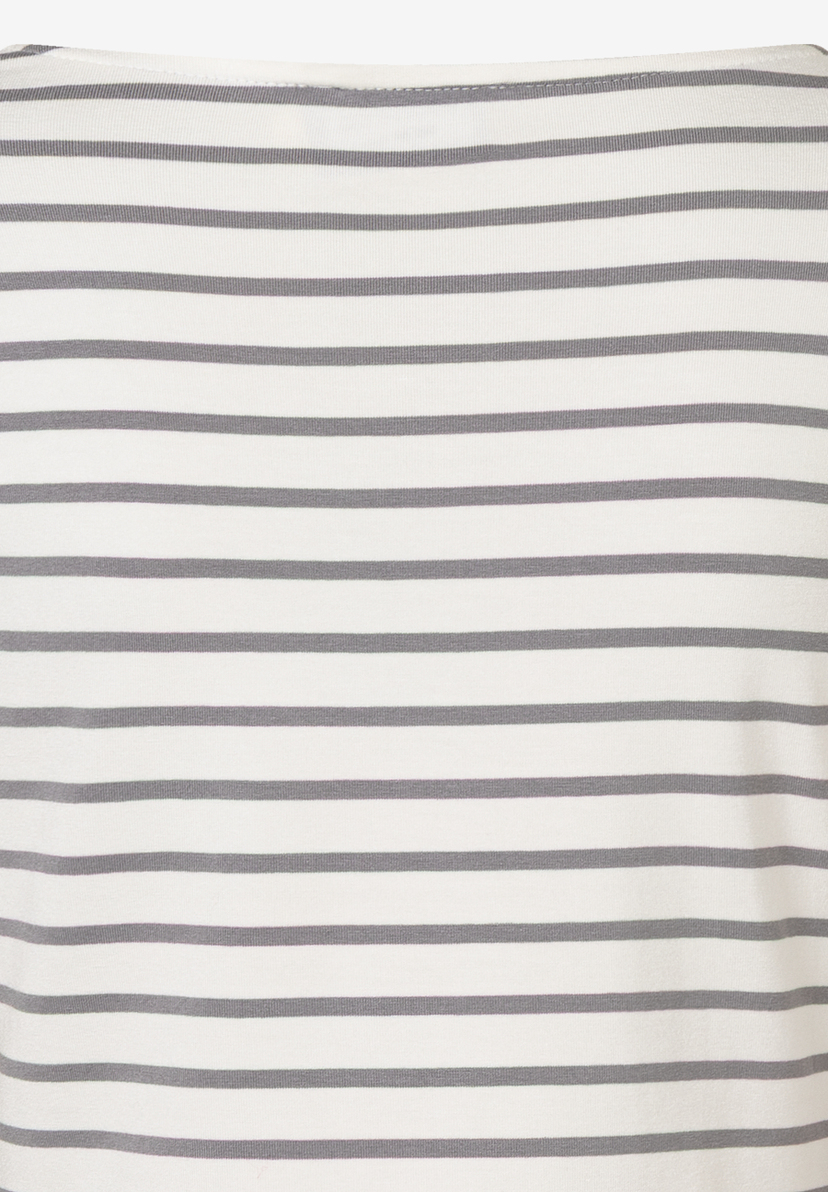 Detailansicht eines gestreiften MORE & MORE Oberteils, Jersey-Material für angenehmen Tragekomfort. Detailansicht eines gestreiften MORE & MORE Oberteils, Jersey-Material für angenehmen Tragekomfort.