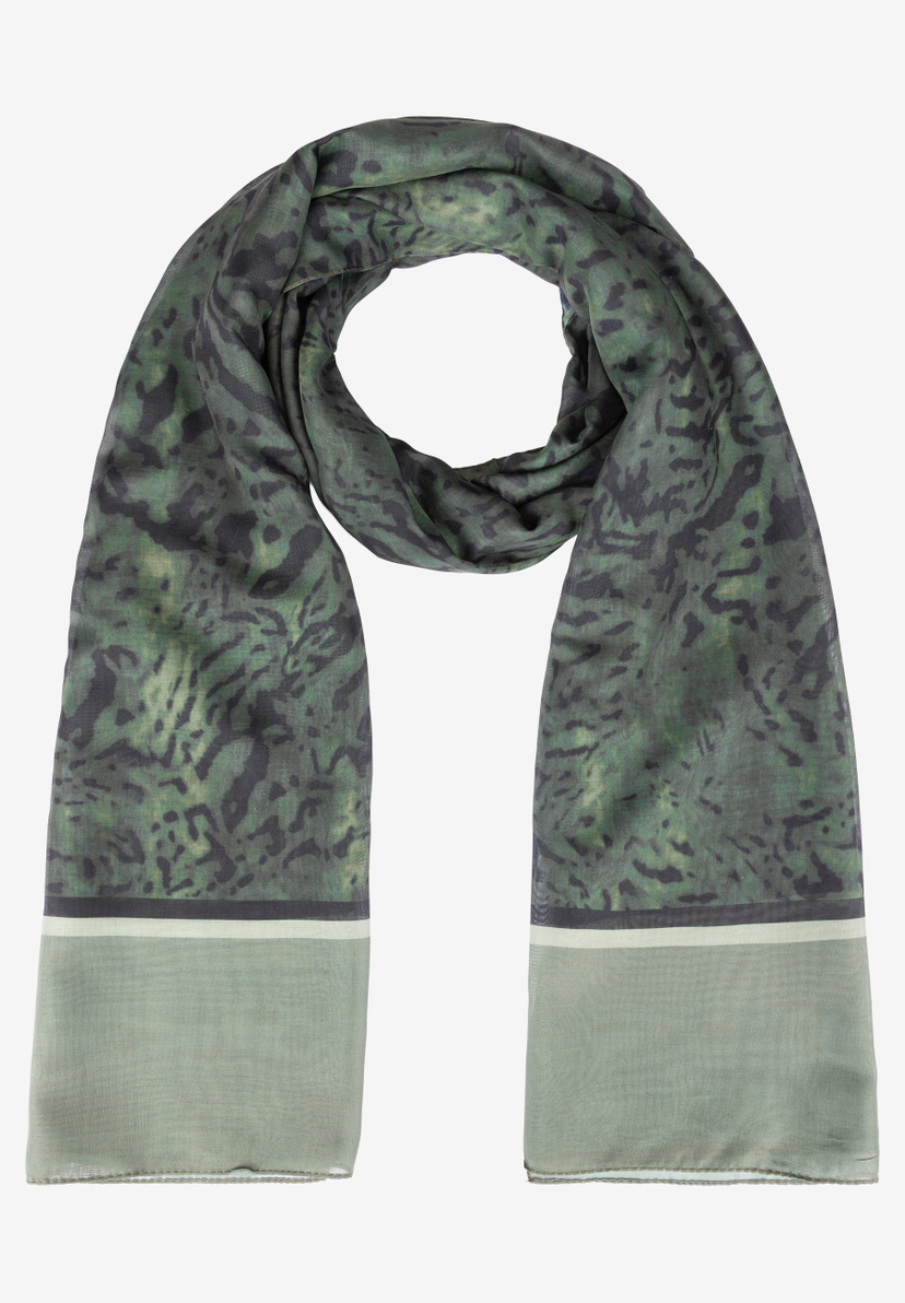 MORE & MORE Accessoire: Grüner Schal mit dunklem Allover-Muster, einer hellgrünen und einer dunkelgrauen Linie am Ende.