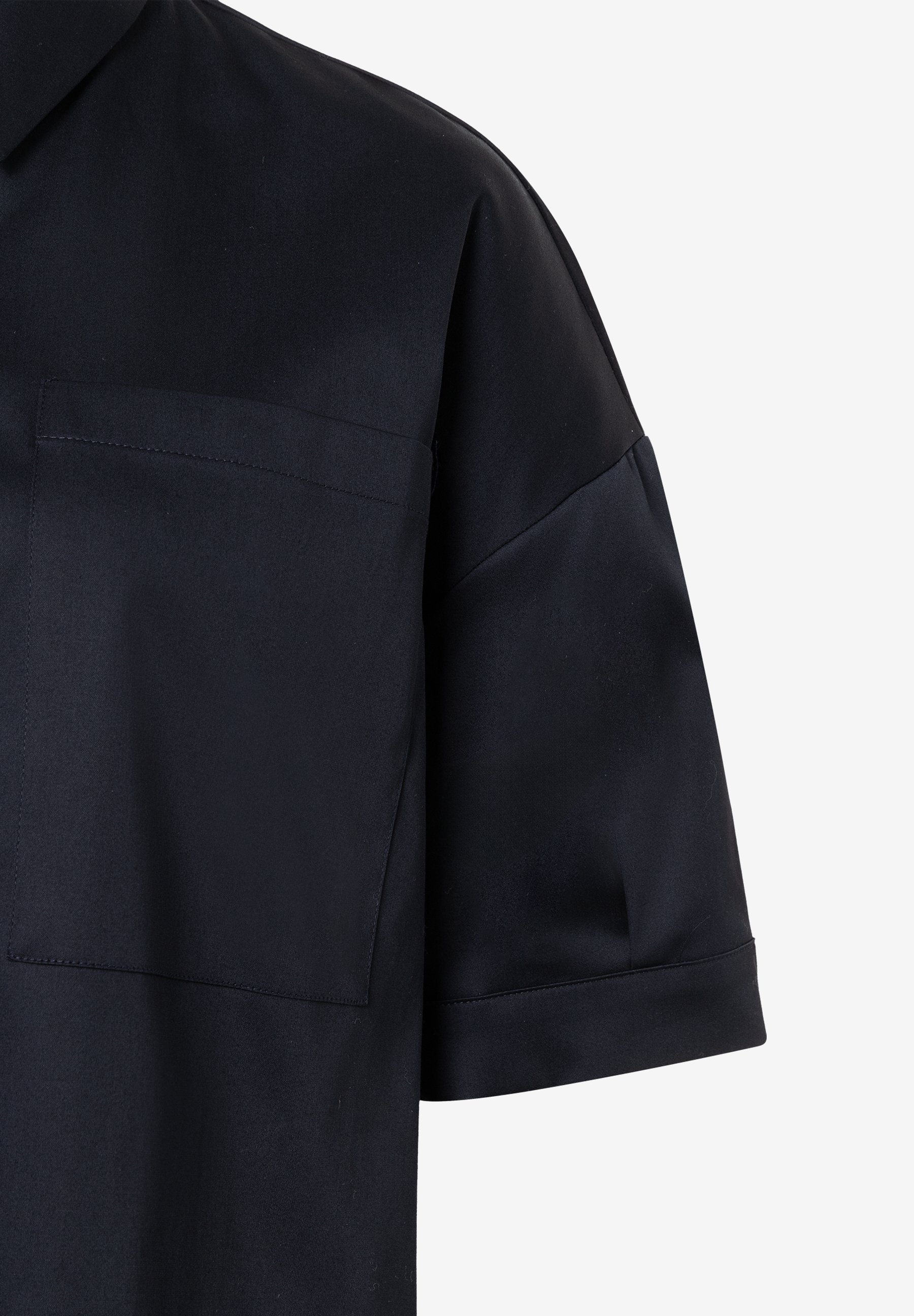 MORE & MORE Bluse aus Popeline, angenehm und elastisch, mit lockerer Passform, auf hellem Hintergrund. MORE & MORE Bluse aus Popeline, angenehm und elastisch, mit lockerer Passform, auf hellem Hintergrund.