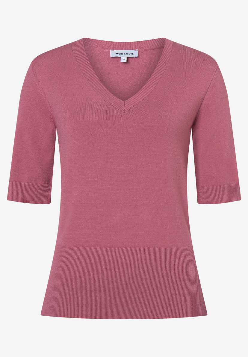 MORE & MORE Feinstrick-Pullover in Mauve, V-Ausschnitt, 3/4-Ärmel, aus Viskosemischung, elastisch, hautfreundlich. MORE & MORE Feinstrick-Pullover in Mauve, V-Ausschnitt, 3/4-Ärmel, aus Viskosemischung, elastisch, hautfreundlich.