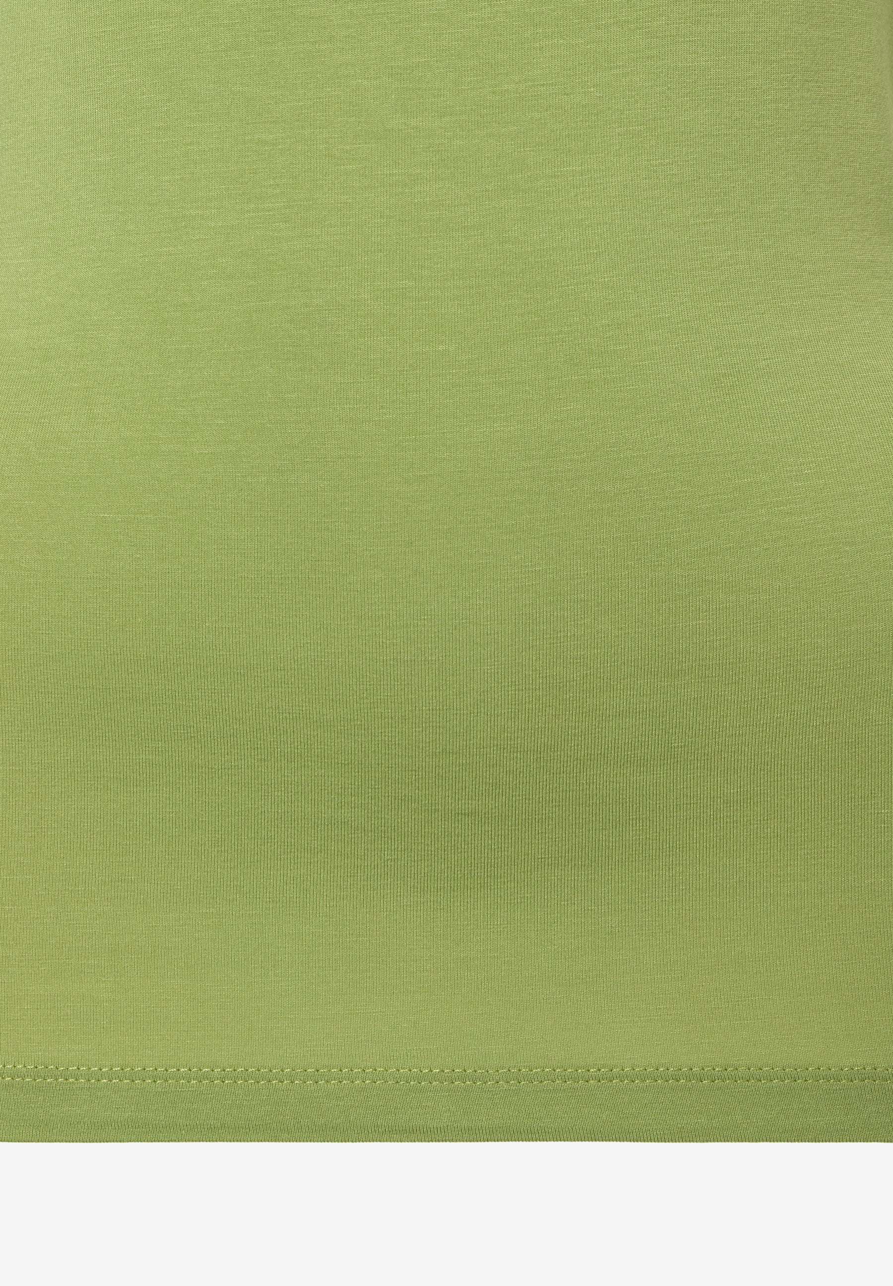 Nahaufnahme eines lindgrünen Jersey-Oberteils von MORE & MORE.