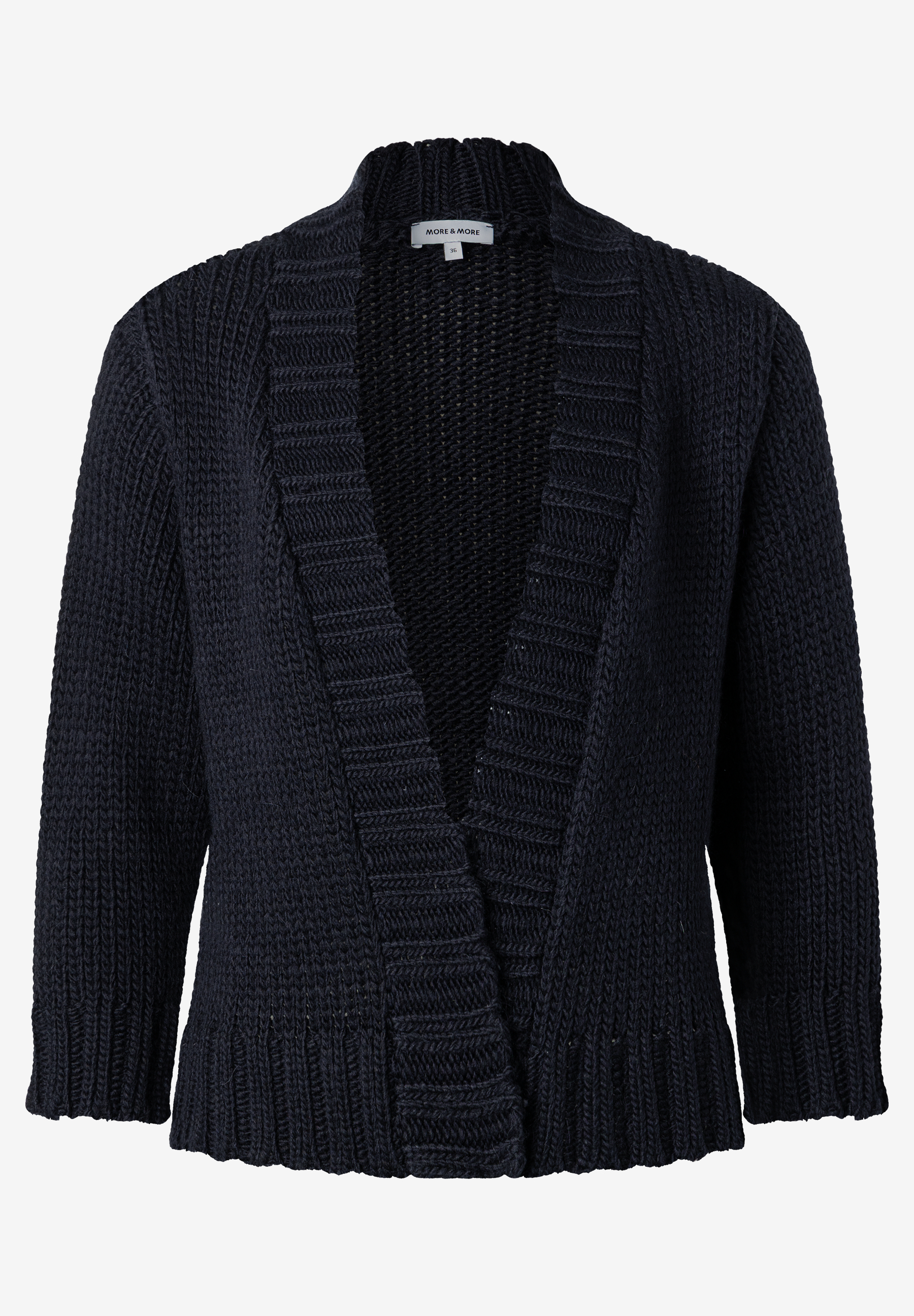 MORE & MORE Strickpullover in Schwarz. Der Pullover hat einen V-Ausschnitt, lange Ärmel und eine lockere Passform.