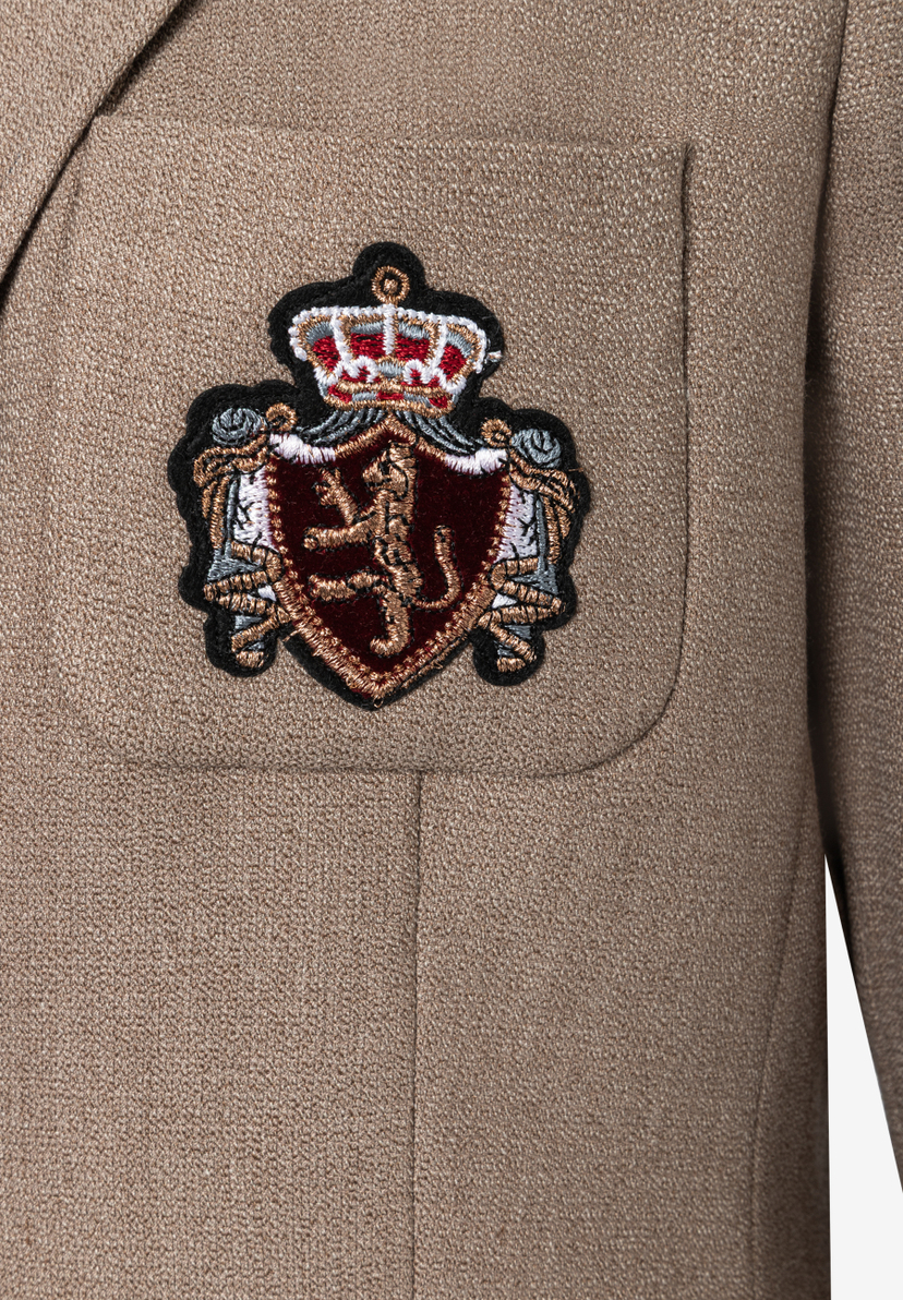 MORE & MORE Blazer: beiger Blazer mit aufgen
n n
n
ähtem Wappen. MORE & MORE Blazer: beiger Blazer mit aufgen
n n
n
ähtem Wappen.