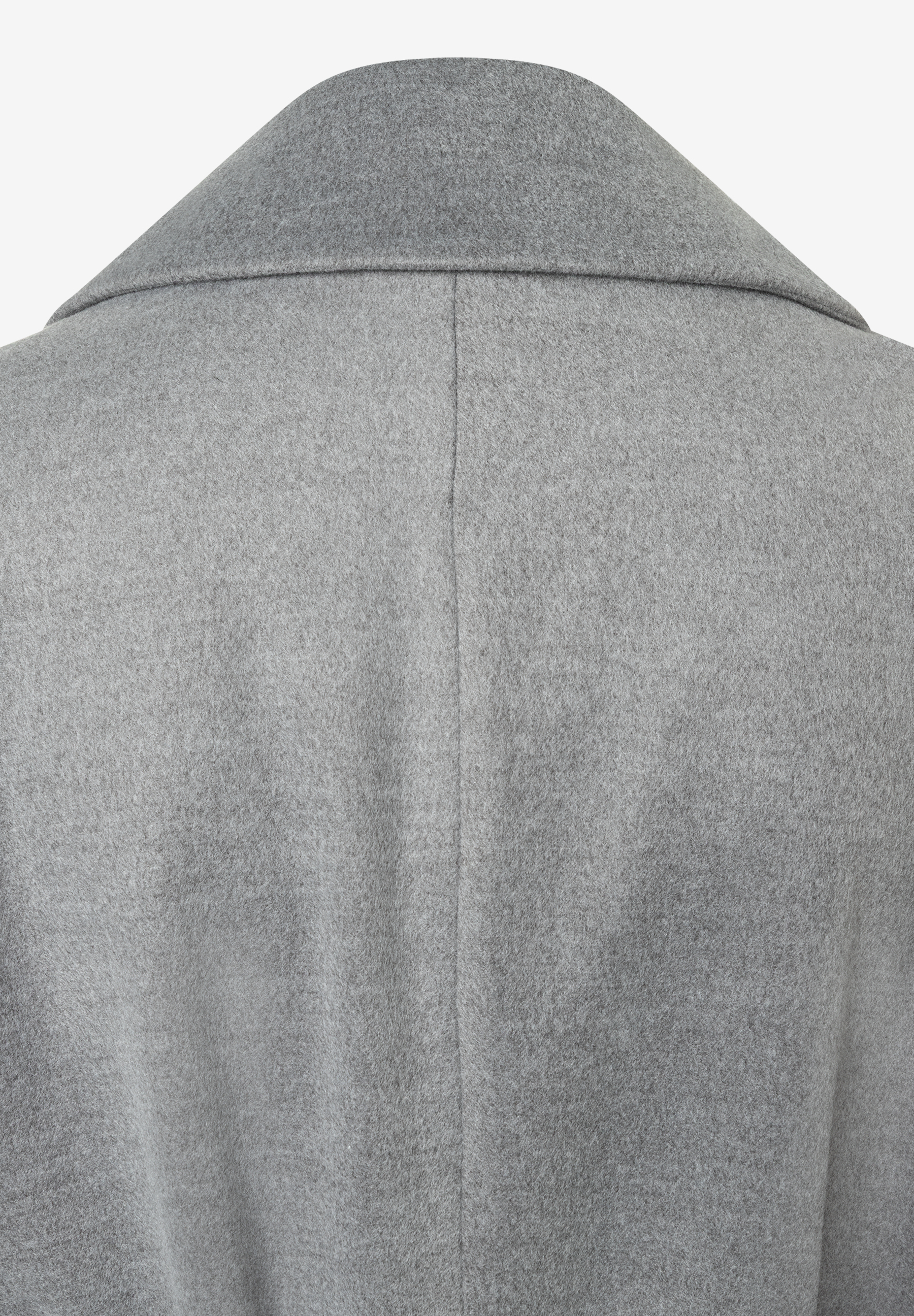 Rückansicht eines MORE & MORE Oberteils in Grau mit Kragen und angenehmem Tragekomfort. Rückansicht eines MORE & MORE Oberteils in Grau mit Kragen und angenehmem Tragekomfort.