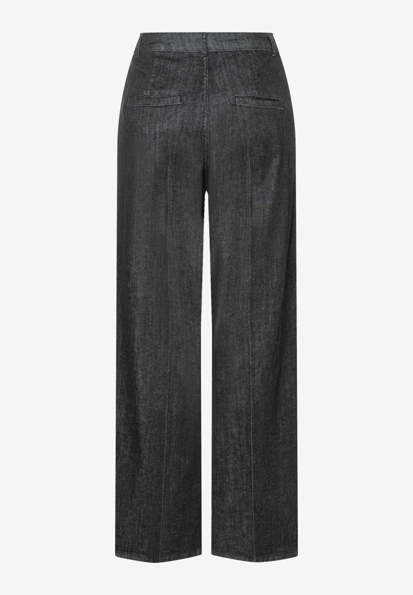 Eine schwarze MORE & MORE Jeanshose aus Denim, rückwärtige Ansicht. Eine schwarze MORE & MORE Jeanshose aus Denim, rückwärtige Ansicht.