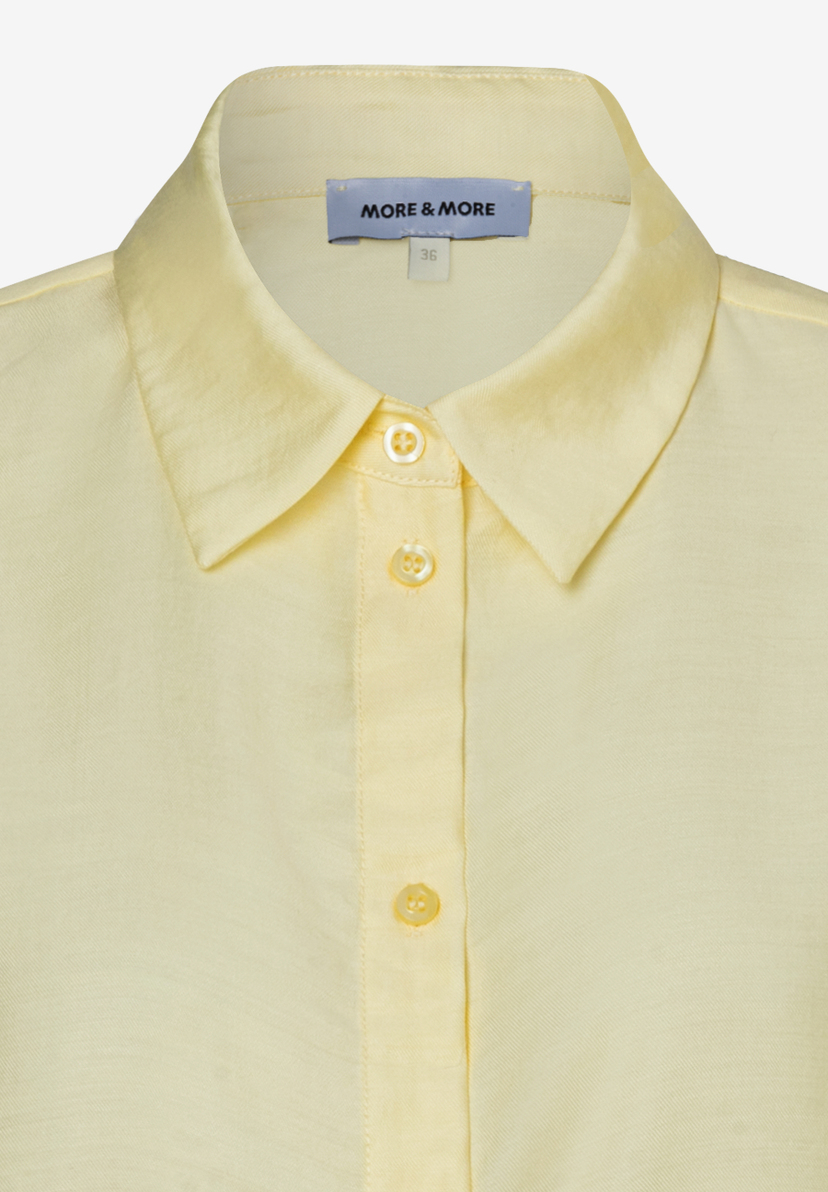 MORE & MORE Bluse (Gr. 36) aus Webware in dezentem Gelb mit Kragen und durchgehender Knopfleiste. Angenehmer Tragekomfort. MORE & MORE Bluse (Gr. 36) aus Webware in dezentem Gelb mit Kragen und durchgehender Knopfleiste. Angenehmer Tragekomfort.