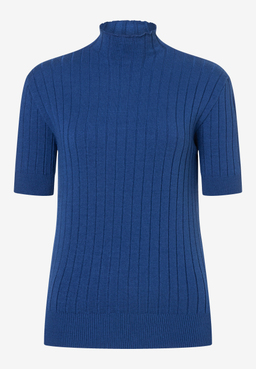 MORE & MORE Rippstrick-Pullover in intensivem Blau mit Stehkragen und kurzen Ärmeln, gerippte Bündchen an Saum und Ärmeln.