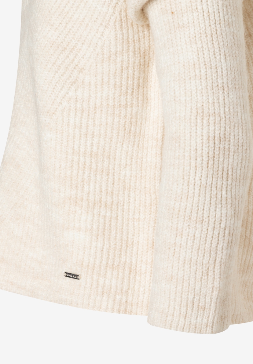Detailansicht eines MORE & MORE Oberteils. Rippstrick-Material sorgt für angenehmen Tragekomfort und einen soften Griff. Detailansicht eines MORE & MORE Oberteils. Rippstrick-Material sorgt für angenehmen Tragekomfort und einen soften Griff.