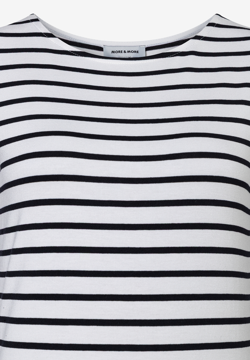 Ein gestreiftes MORE & MORE Oberteil in Schwarz und Weiß. Ein gestreiftes MORE & MORE Oberteil in Schwarz und Weiß.