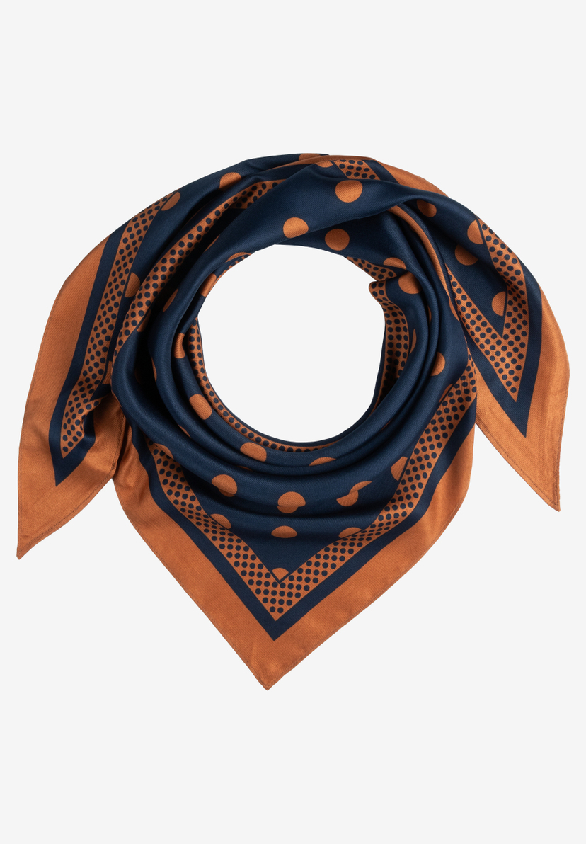 MORE & MORE Accessoire: Ein quadratisches Halstuch in Dunkelblau mit orangen Punkten und Bordüre in Braun. Fältchen. MORE & MORE Accessoire: Ein quadratisches Halstuch in Dunkelblau mit orangen Punkten und Bordüre in Braun. Fältchen.