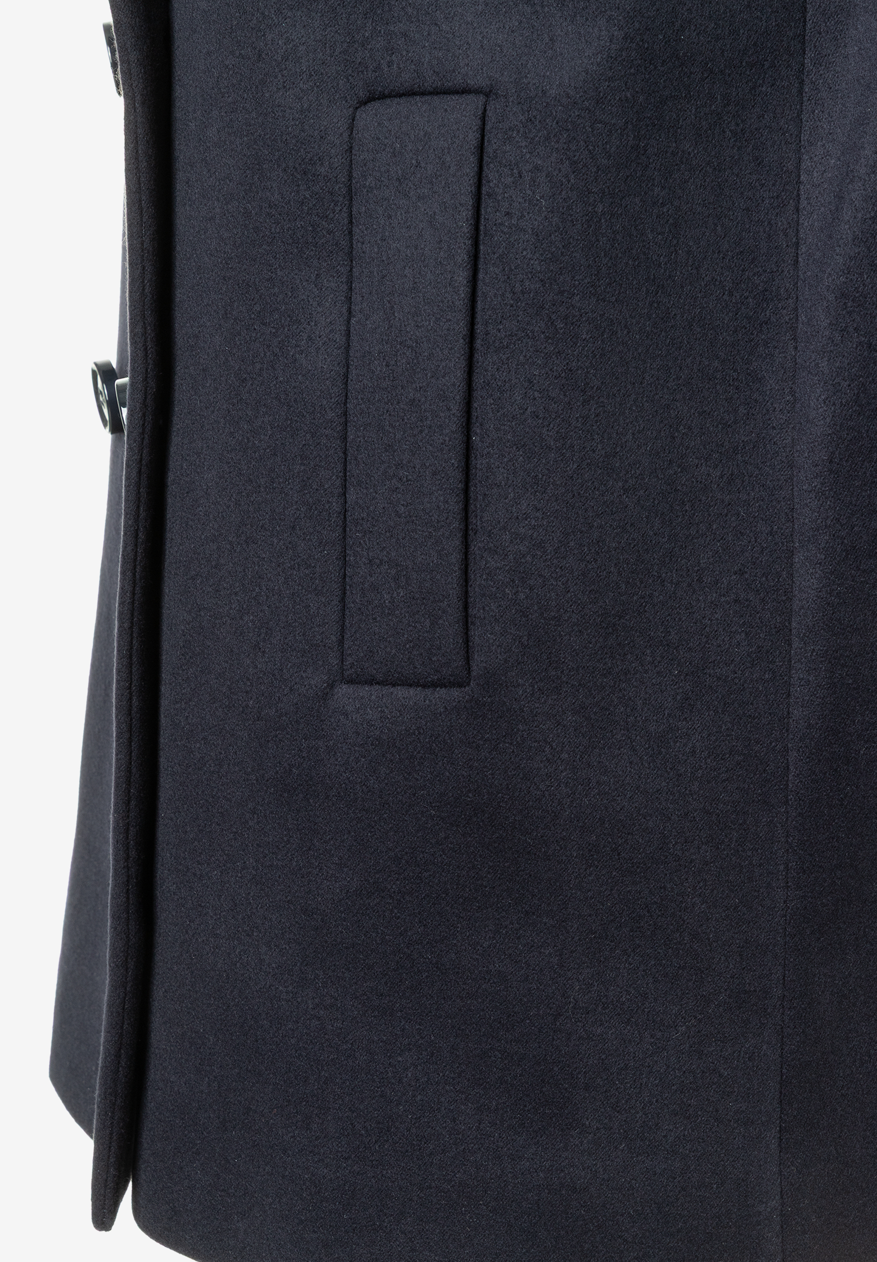 Detailaufnahme der MORE & MORE Jacke mit Tasche und angenehmem Tragekomfort. Detailaufnahme der MORE & MORE Jacke mit Tasche und angenehmem Tragekomfort.