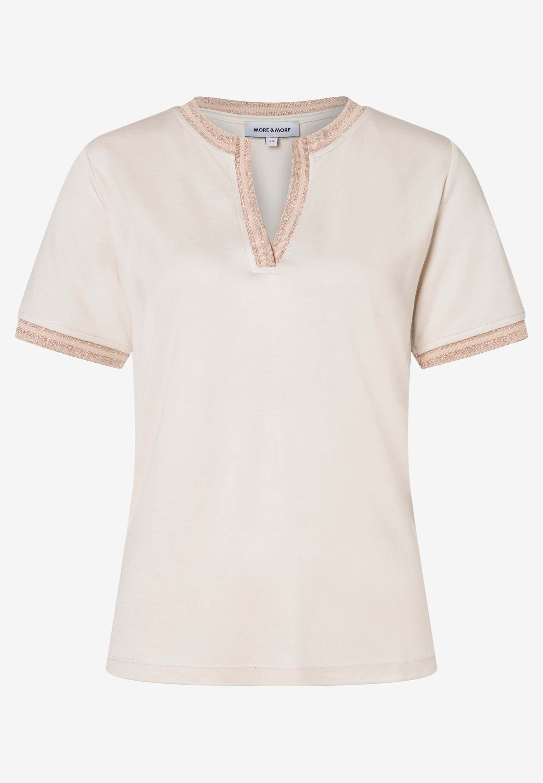 Ein MORE & MORE Jersey-Top mit V-Ausschnitt und kurzen Ärmeln in Ecru. Schmuckborte an Ausschnitt und Ärmeln. Ein MORE & MORE Jersey-Top mit V-Ausschnitt und kurzen Ärmeln in Ecru. Schmuckborte an Ausschnitt und Ärmeln.