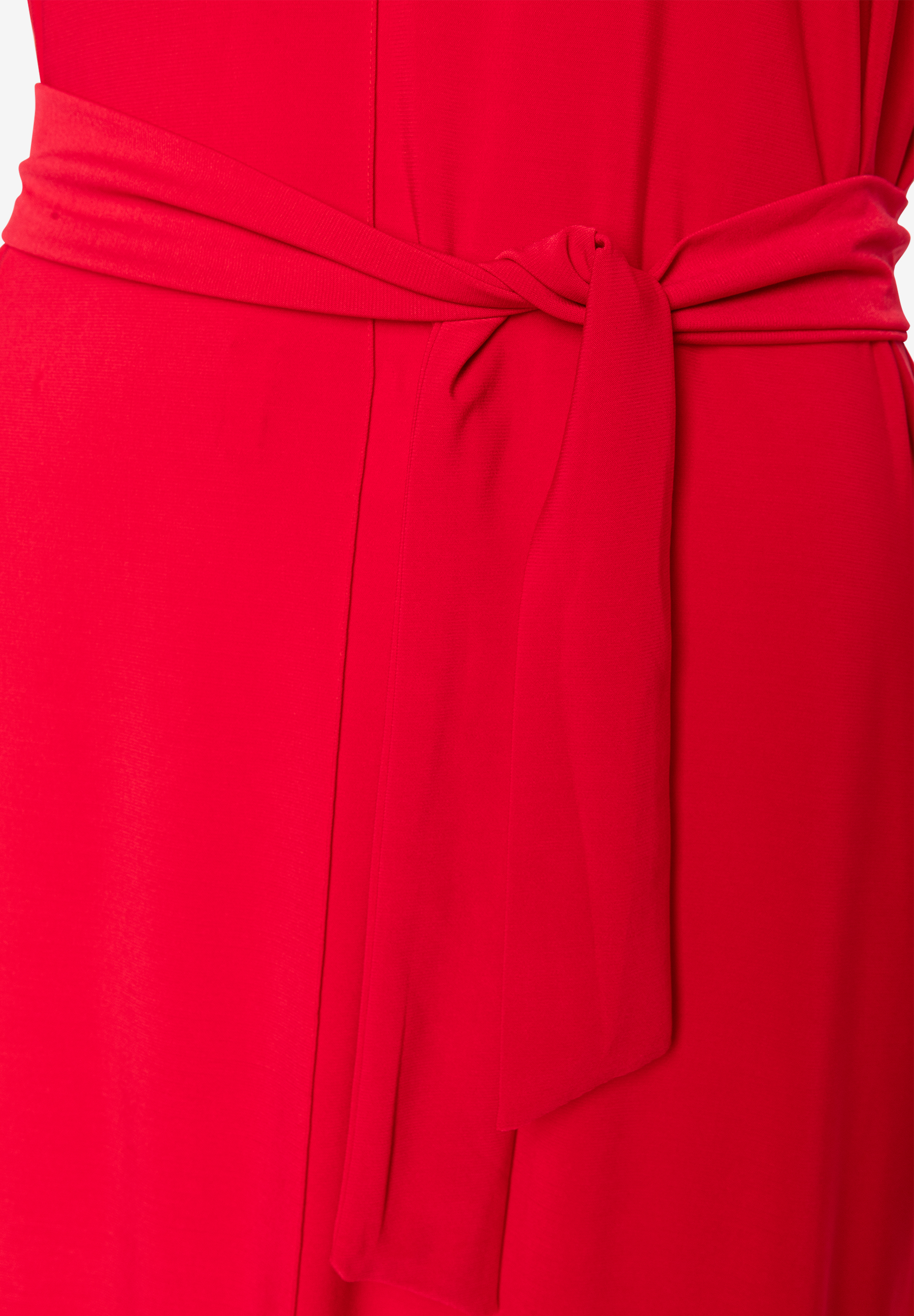 MORE & MORE Jersey-Kleid in leuchtendem Rot, mit Taillengürtel zu einer Schleife gebunden, für angenehmen Tragekomfort. MORE & MORE Jersey-Kleid in leuchtendem Rot, mit Taillengürtel zu einer Schleife gebunden, für angenehmen Tragekomfort.
