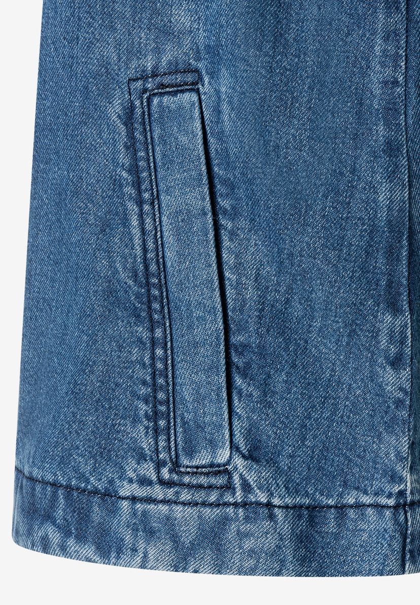 MORE & MORE Jeansjacke aus angenehmem Denim mit aufgesetzter Tasche auf der linken Seite. Unten doppelt genäht. MORE & MORE Jeansjacke aus angenehmem Denim mit aufgesetzter Tasche auf der linken Seite. Unten doppelt genäht.