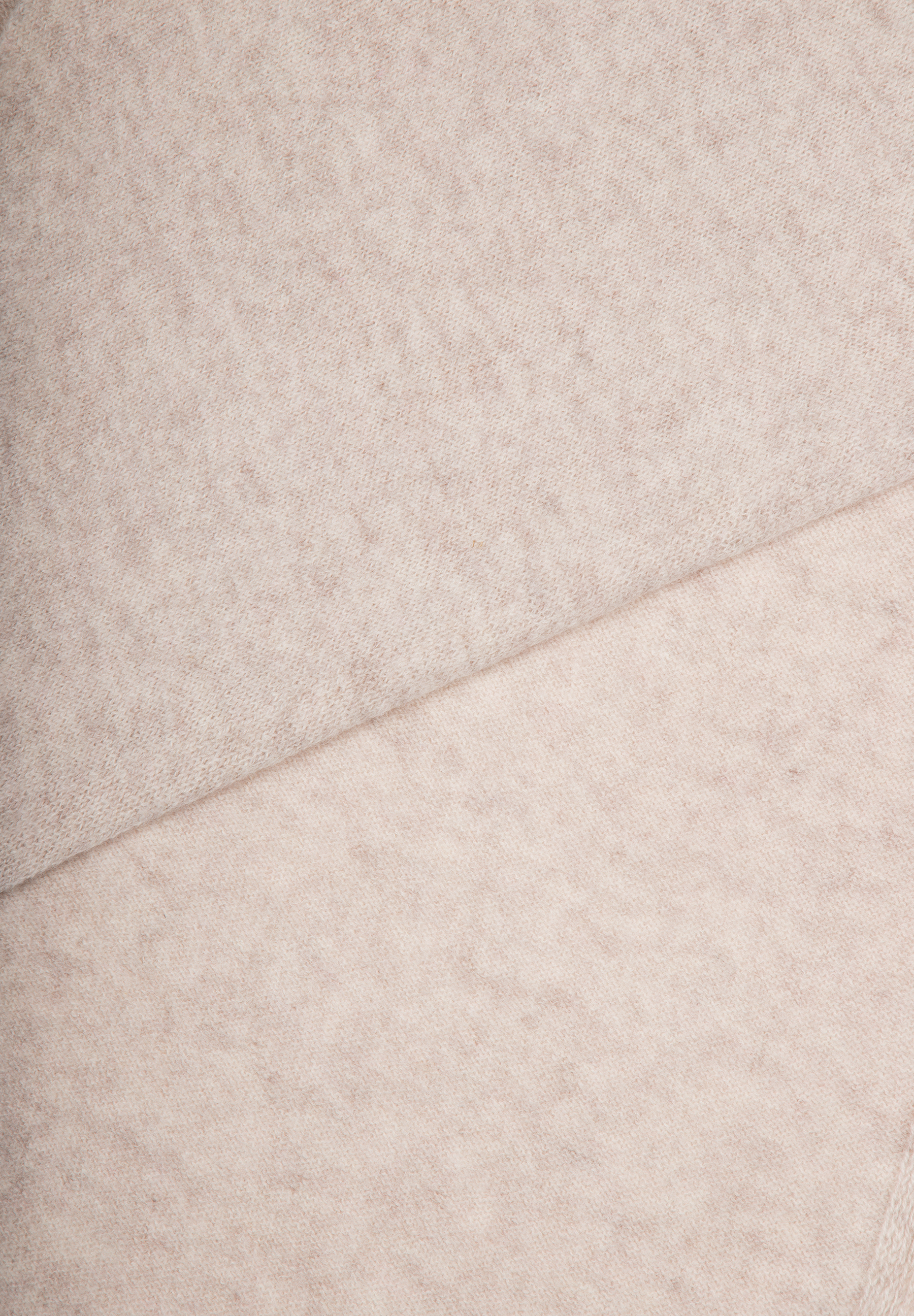MORE & MORE Accessoires: Hellbrauner Strickstoff mit leichter Maserung, diagonal gefaltet, für einen weichen Textur-Look. MORE & MORE Accessoires: Hellbrauner Strickstoff mit leichter Maserung, diagonal gefaltet, für einen weichen Textur-Look.