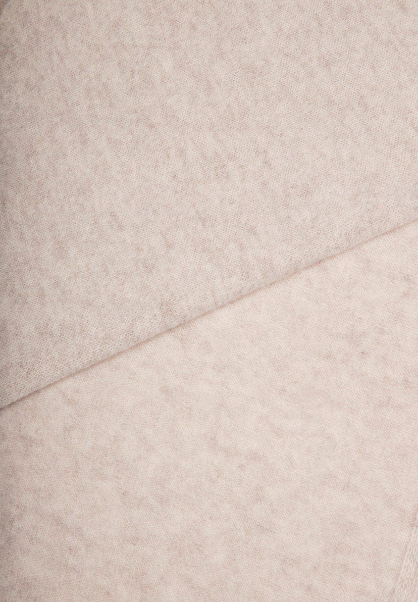 MORE & MORE Accessoires: Hellbrauner Strickstoff mit leichter Maserung, diagonal gefaltet, für einen weichen Textur-Look. MORE & MORE Accessoires: Hellbrauner Strickstoff mit leichter Maserung, diagonal gefaltet, für einen weichen Textur-Look.
