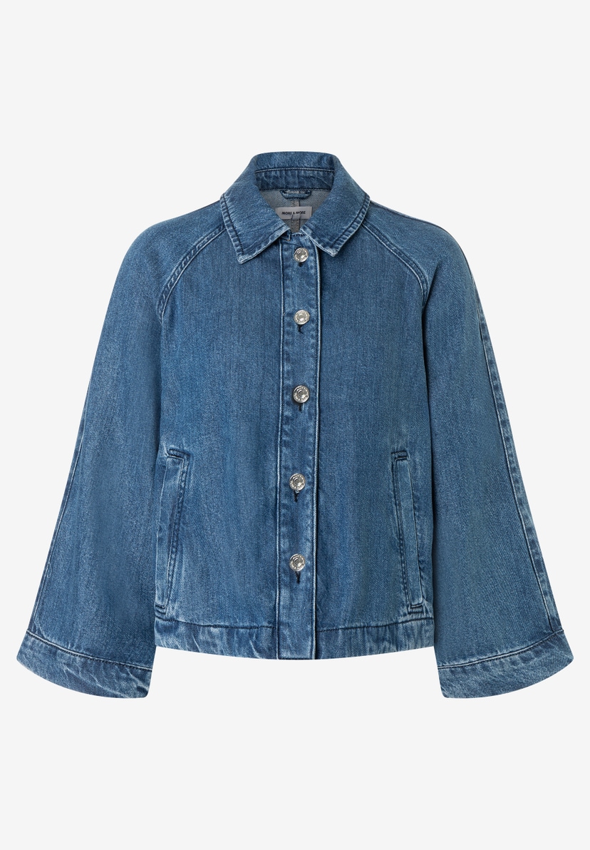 MORE & MORE Damen-Jeansjacke aus angenehmem Denim mit Knopfverschluss und weiten Ärmeln. MORE & MORE Damen-Jeansjacke aus angenehmem Denim mit Knopfverschluss und weiten Ärmeln.