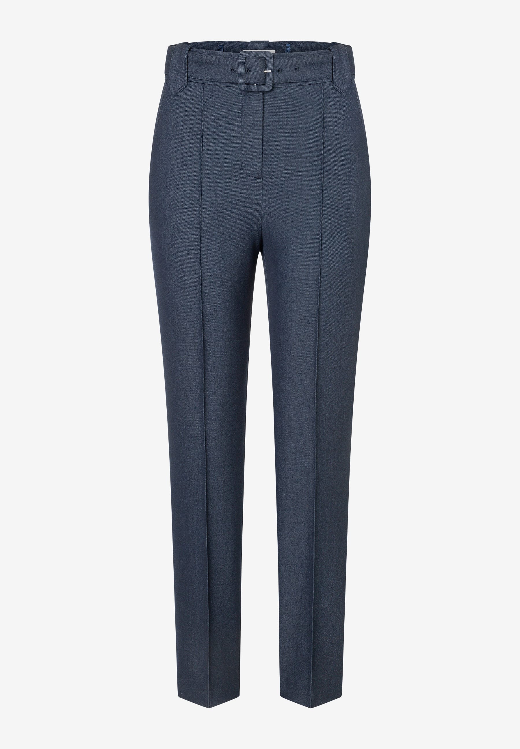 MORE & MORE Jeans in Navy mit Gürtel. Diese Hose hat eine schlanke Passform und eine Gürtelschnalle, die die Taille betont. MORE & MORE Jeans in Navy mit Gürtel. Diese Hose hat eine schlanke Passform und eine Gürtelschnalle, die die Taille betont.