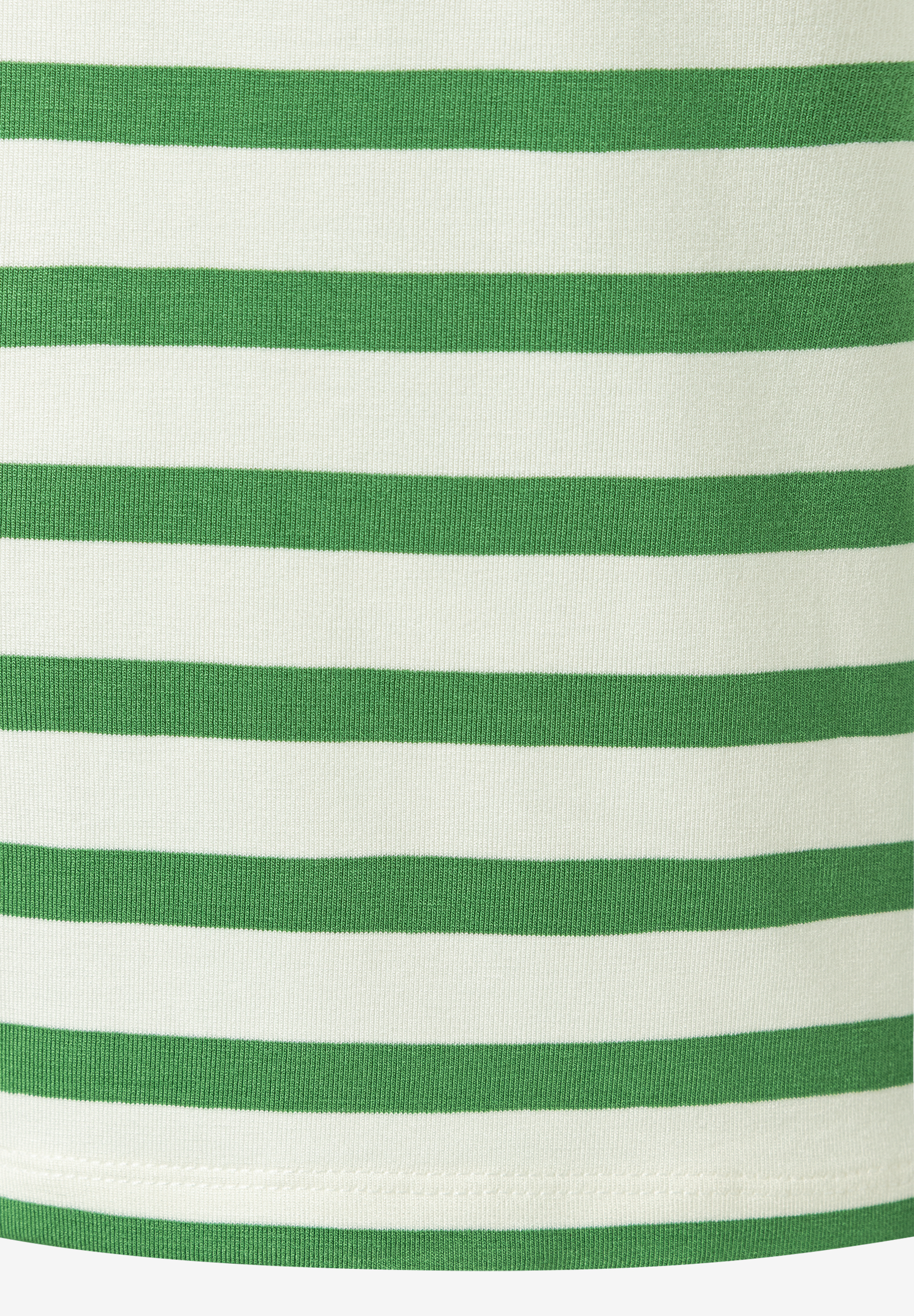 Ein Detail eines MORE & MORE T-Shirts/Tops mit grünen und weißen Streifen. Ein Detail eines MORE & MORE T-Shirts/Tops mit grünen und weißen Streifen.