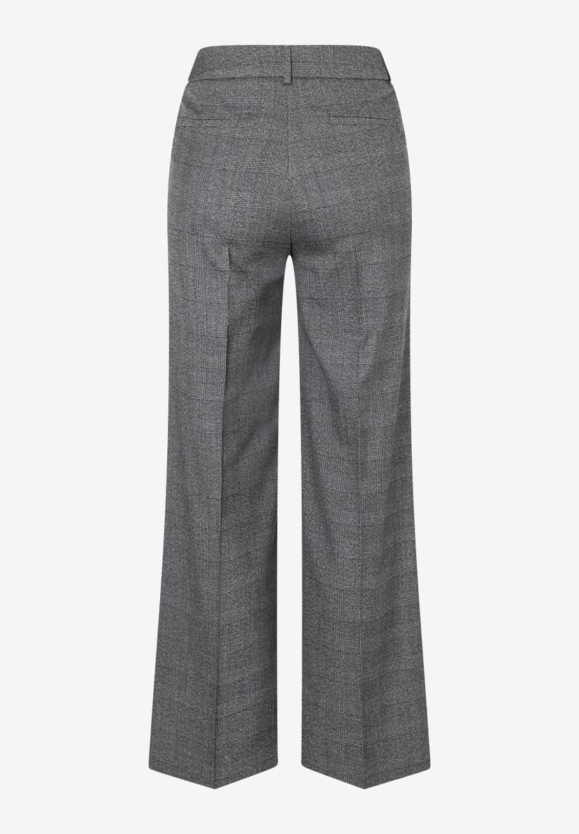 Graue, elastische MORE & MORE Webware-Hose, hinten fotografiert. Graue, elastische MORE & MORE Webware-Hose, hinten fotografiert.