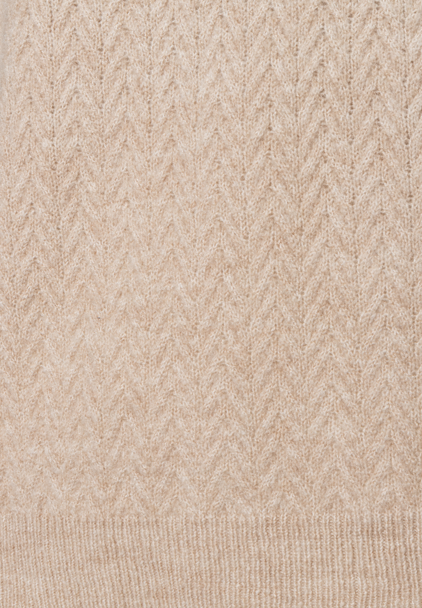 MORE & MORE Zopfstrick Pullover in hellem Beige. Weich, wärmend & elastisch, mit Zickzackmuster & Rippstrickbündchen. MORE & MORE Zopfstrick Pullover in hellem Beige. Weich, wärmend & elastisch, mit Zickzackmuster & Rippstrickbündchen.