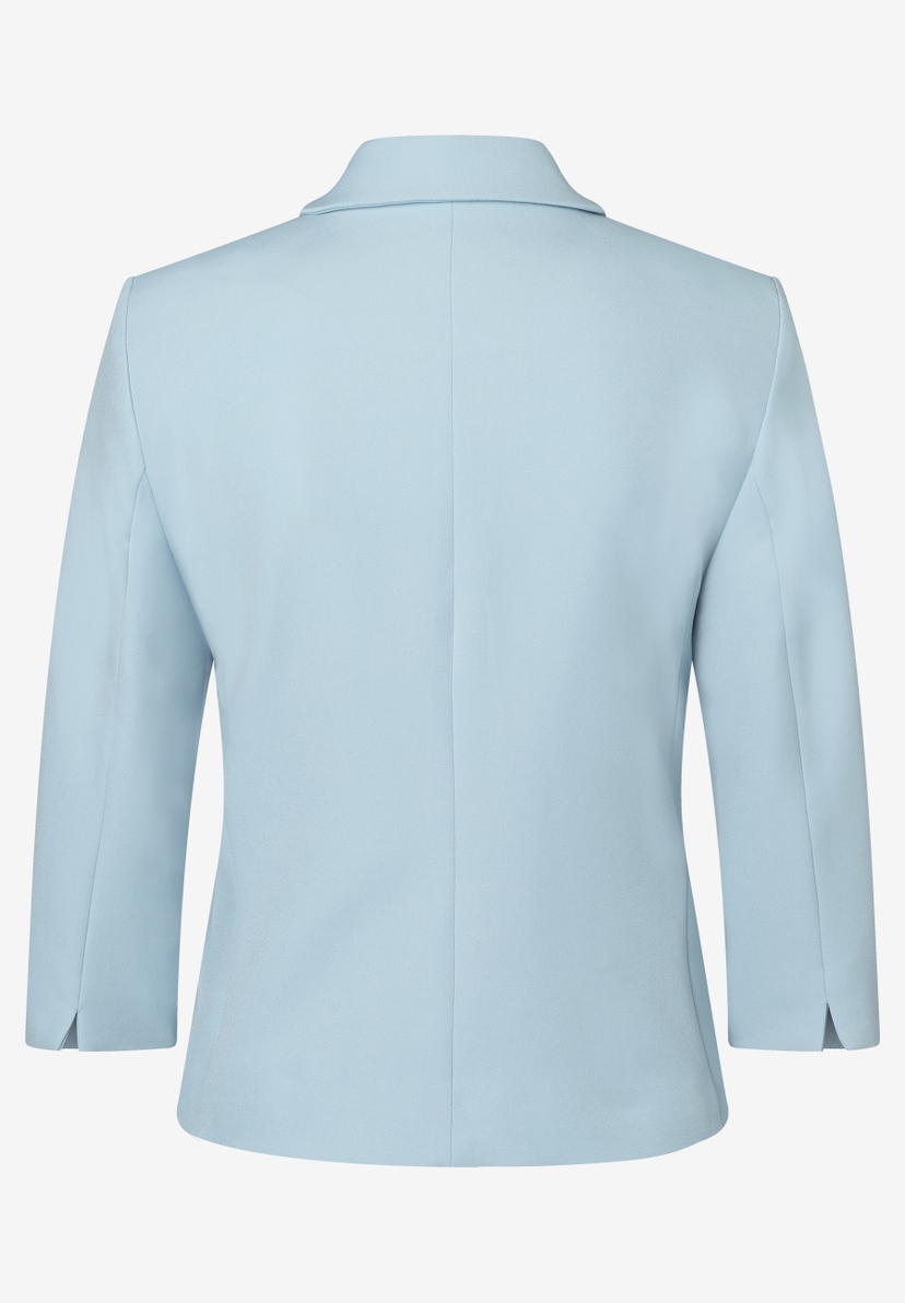 Rückenansicht eines hellblauen, elastischen MORE & MORE Blazers mit 3/4-Ärmeln. Rückenansicht eines hellblauen, elastischen MORE & MORE Blazers mit 3/4-Ärmeln.
