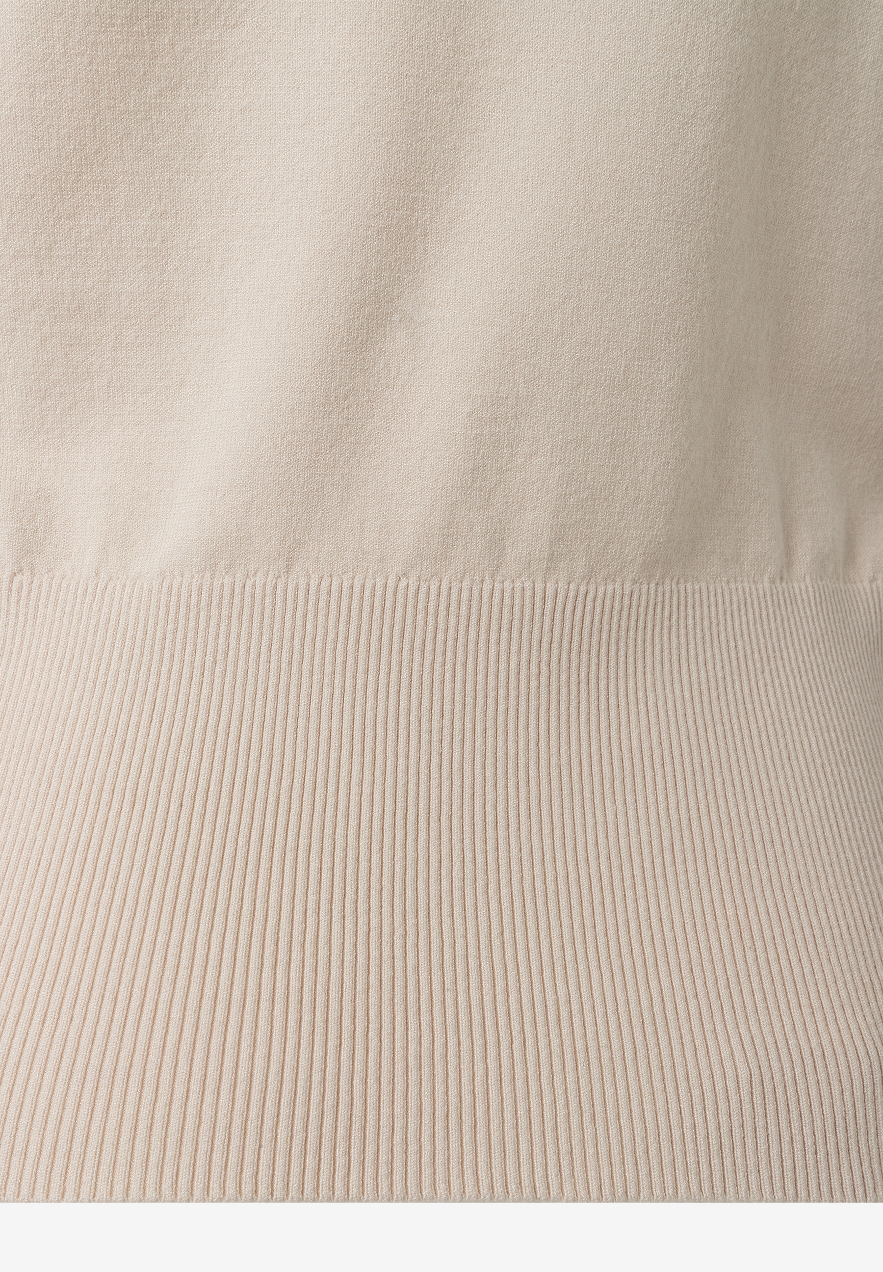 MORE & MORE Feinstrick Pullover: Beige, Viskosemischung, elastisch und hautfreundlich für angenehmen Tragekomfort. MORE & MORE Feinstrick Pullover: Beige, Viskosemischung, elastisch und hautfreundlich für angenehmen Tragekomfort.