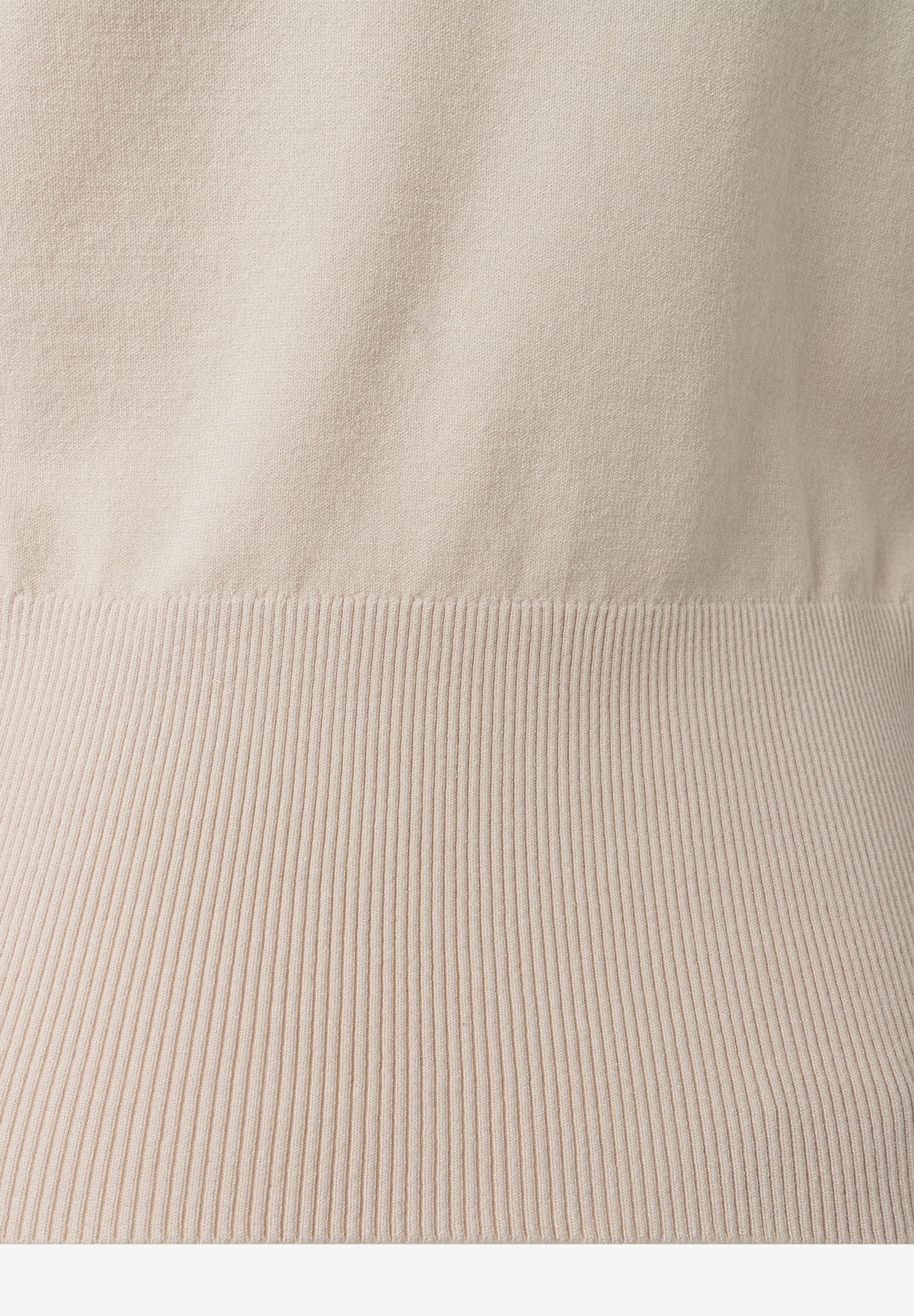 MORE & MORE Feinstrick Pullover: Beige, Viskosemischung, elastisch und hautfreundlich für angenehmen Tragekomfort. MORE & MORE Feinstrick Pullover: Beige, Viskosemischung, elastisch und hautfreundlich für angenehmen Tragekomfort.