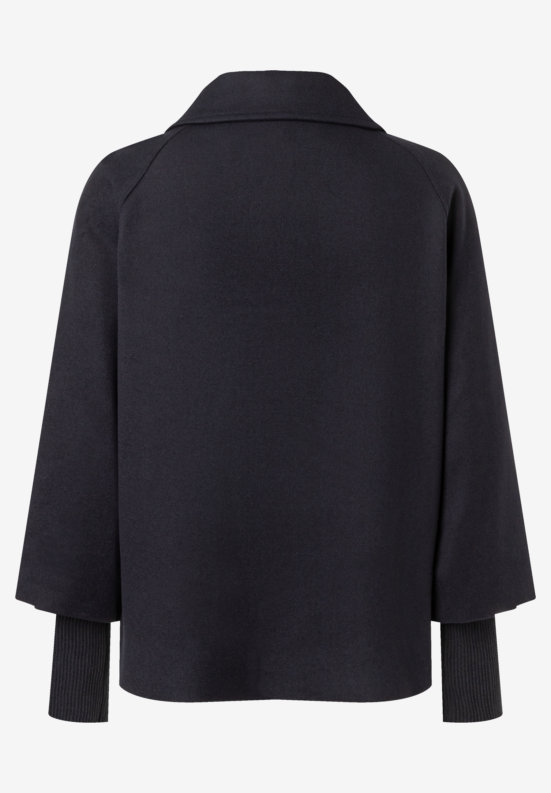 MORE & MORE schwarze Jacke mit kurzen, weiten Ärmeln und gestrickten Bündchen. Der Kragen ist flachliegend. MORE & MORE schwarze Jacke mit kurzen, weiten Ärmeln und gestrickten Bündchen. Der Kragen ist flachliegend.