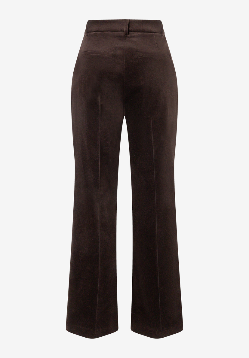 MORE & MORE Jeans in Dunkelbraun mit hohem Bund und weitem Bein, von hinten gezeigt.