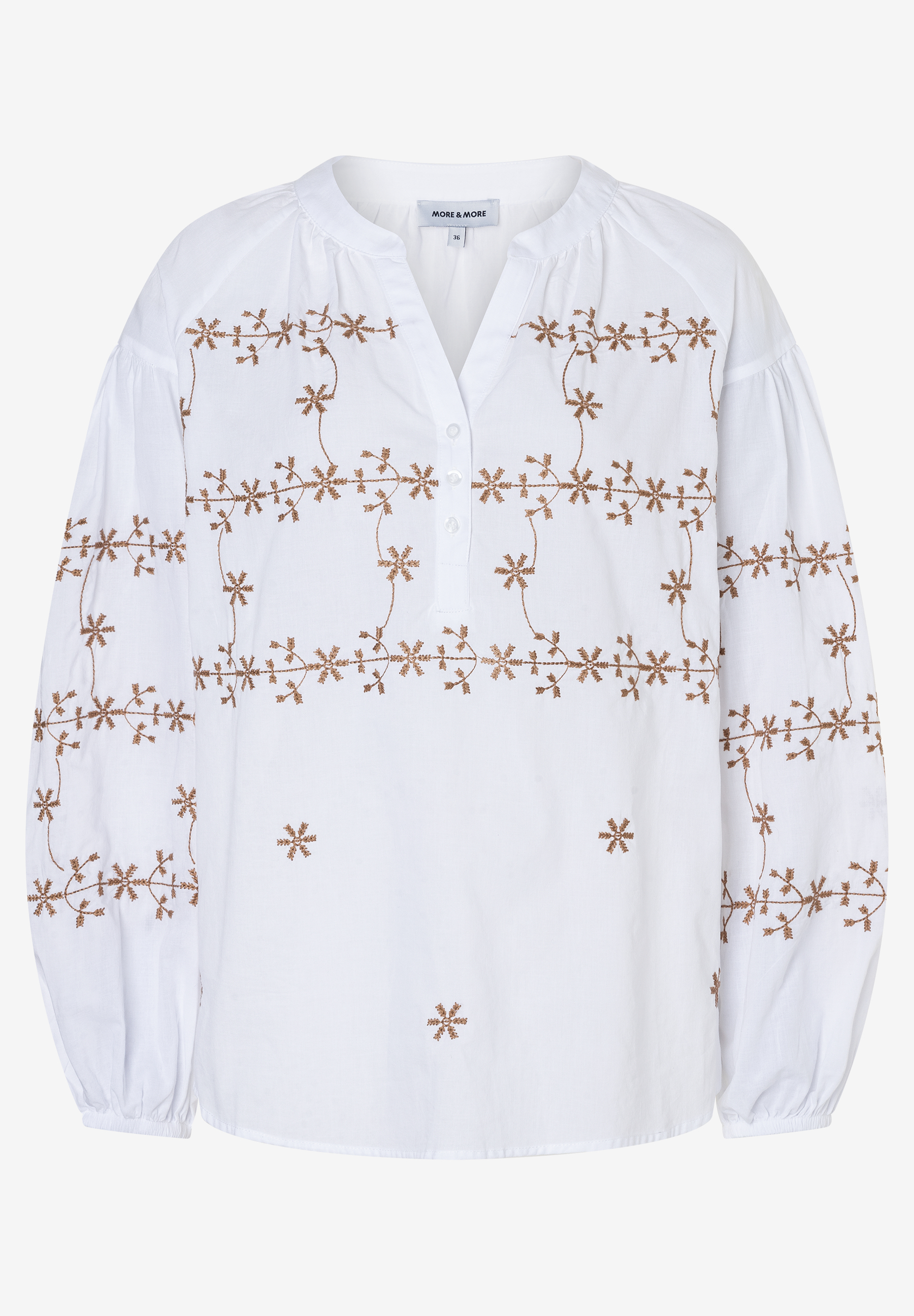Eine weiße MORE & MORE Bluse mit floralen Stickereien und langen Ärmeln.