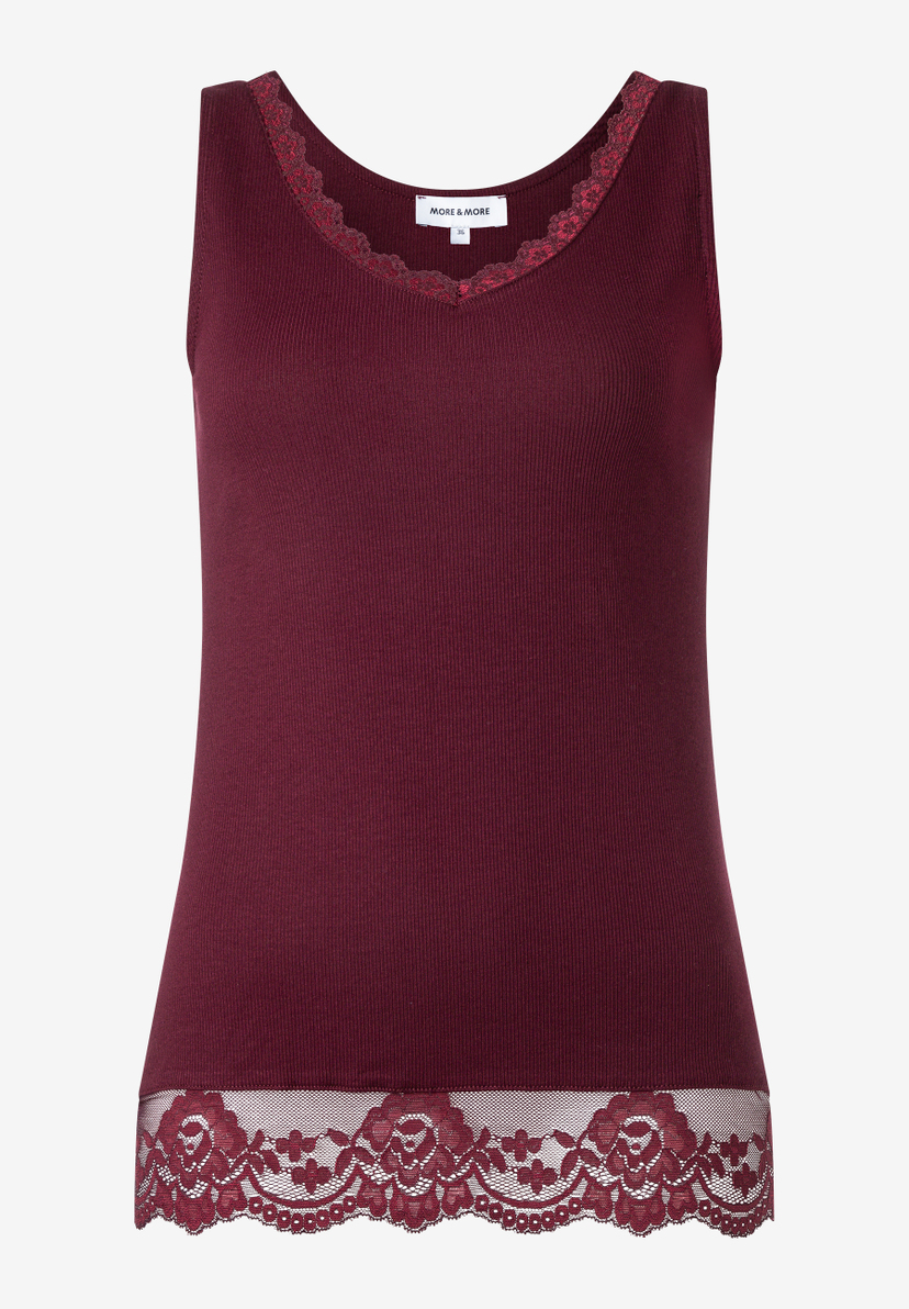 MORE & MORE Rippstrick-Tanktop in Rot mit V-Ausschnitt und eleganter Blumenstickerei am Saum. MORE & MORE Rippstrick-Tanktop in Rot mit V-Ausschnitt und eleganter Blumenstickerei am Saum.