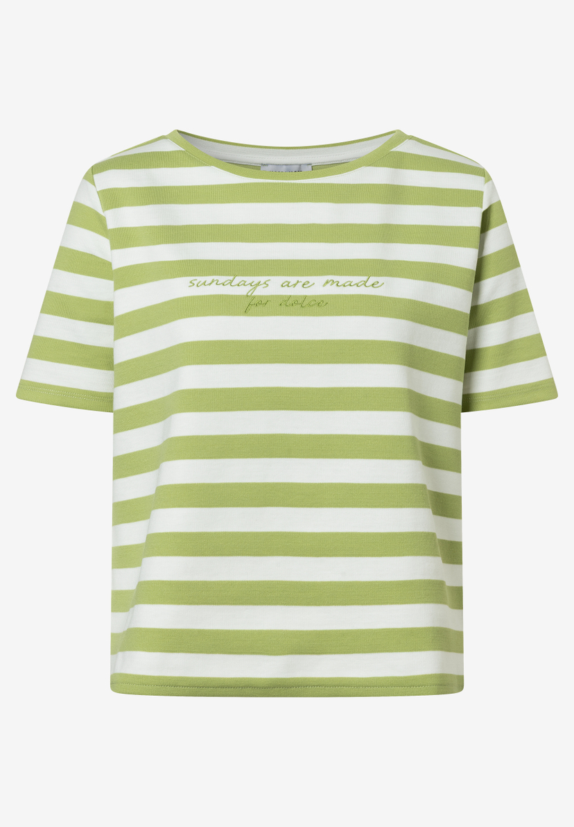 Ein MORE & MORE T-Shirt mit grünen und weißen Streifen und der Aufschrift 'sundays are made for dolce'. Ein MORE & MORE T-Shirt mit grünen und weißen Streifen und der Aufschrift 'sundays are made for dolce'.