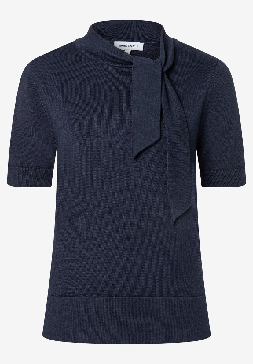 MORE & MORE Feinstrick-Pullover in Navy mit kurzen Ärmeln und Bindedetail am Kragen, angenehm, elastisch, wärmend.