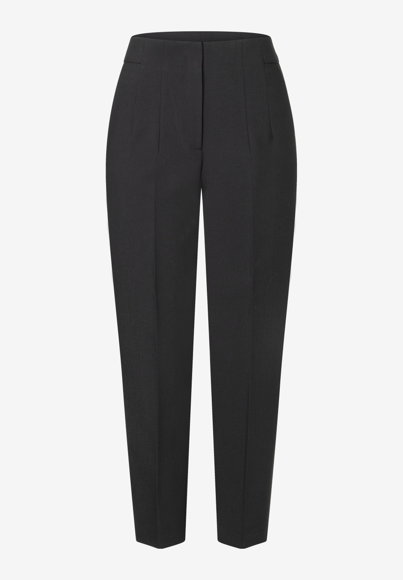 MORE & MORE schwarze Jeans mit Bundfalten, perfekt für einen eleganten Look. Hoher Bund und gerades Bein. MORE & MORE schwarze Jeans mit Bundfalten, perfekt für einen eleganten Look. Hoher Bund und gerades Bein.