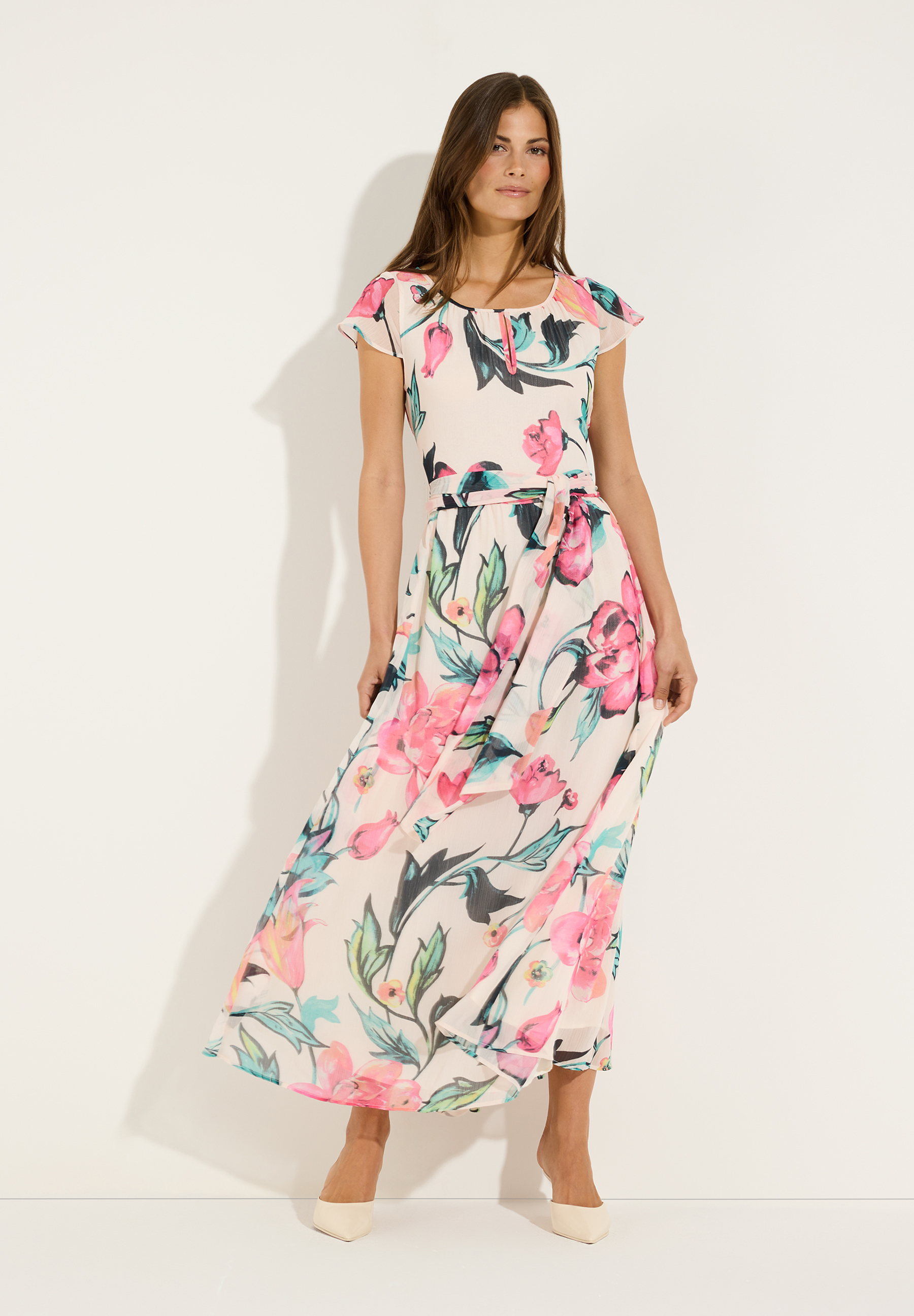 MORE & MORE Chiffon-Kleid mit Blumenprint in Pink und Grün. Fließend und angenehm zu tragen.