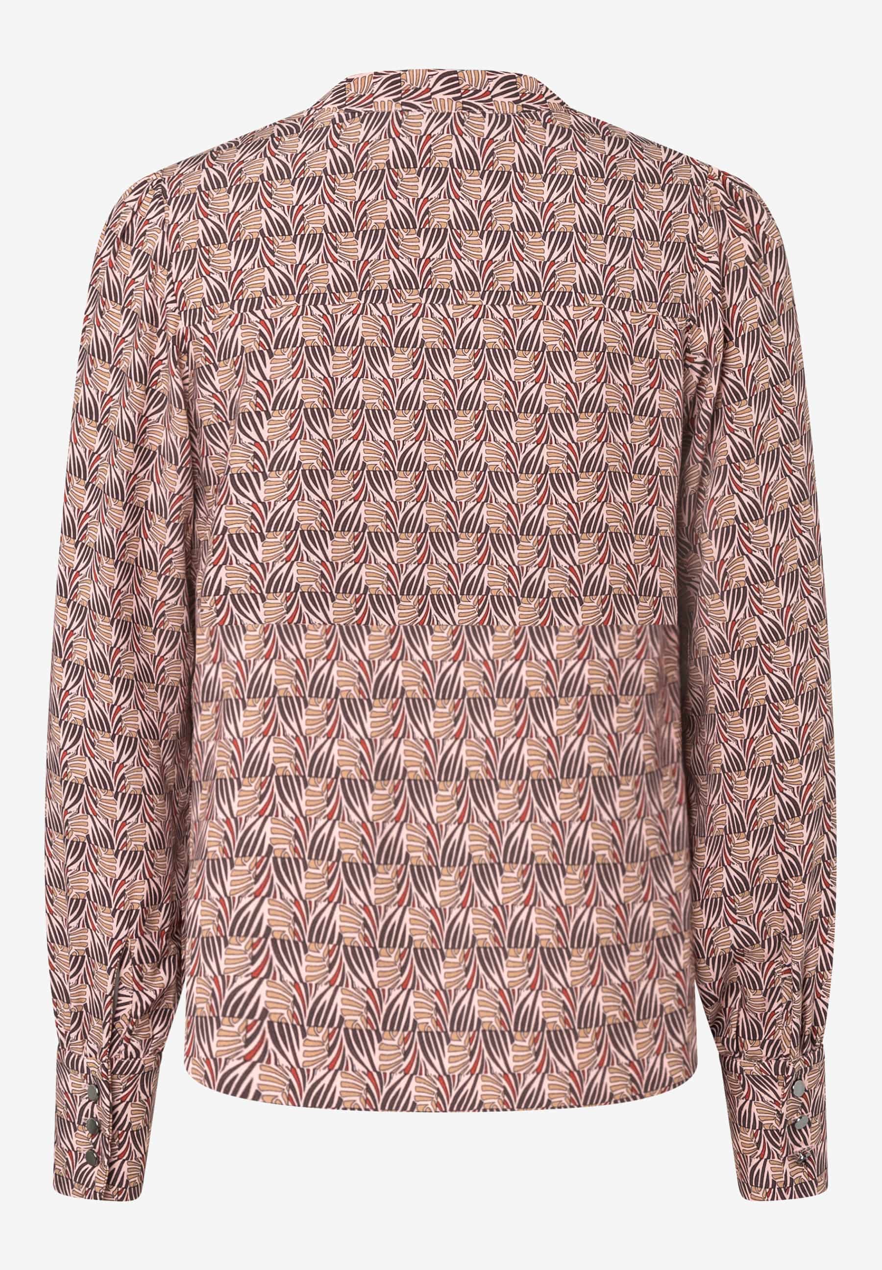 MORE & MORE Viskose-Bluse mit Retro-Blättermuster in Braun- und Rottönen auf hellem Grund, lockerer Schnitt, Rückansicht. MORE & MORE Viskose-Bluse mit Retro-Blättermuster in Braun- und Rottönen auf hellem Grund, lockerer Schnitt, Rückansicht.