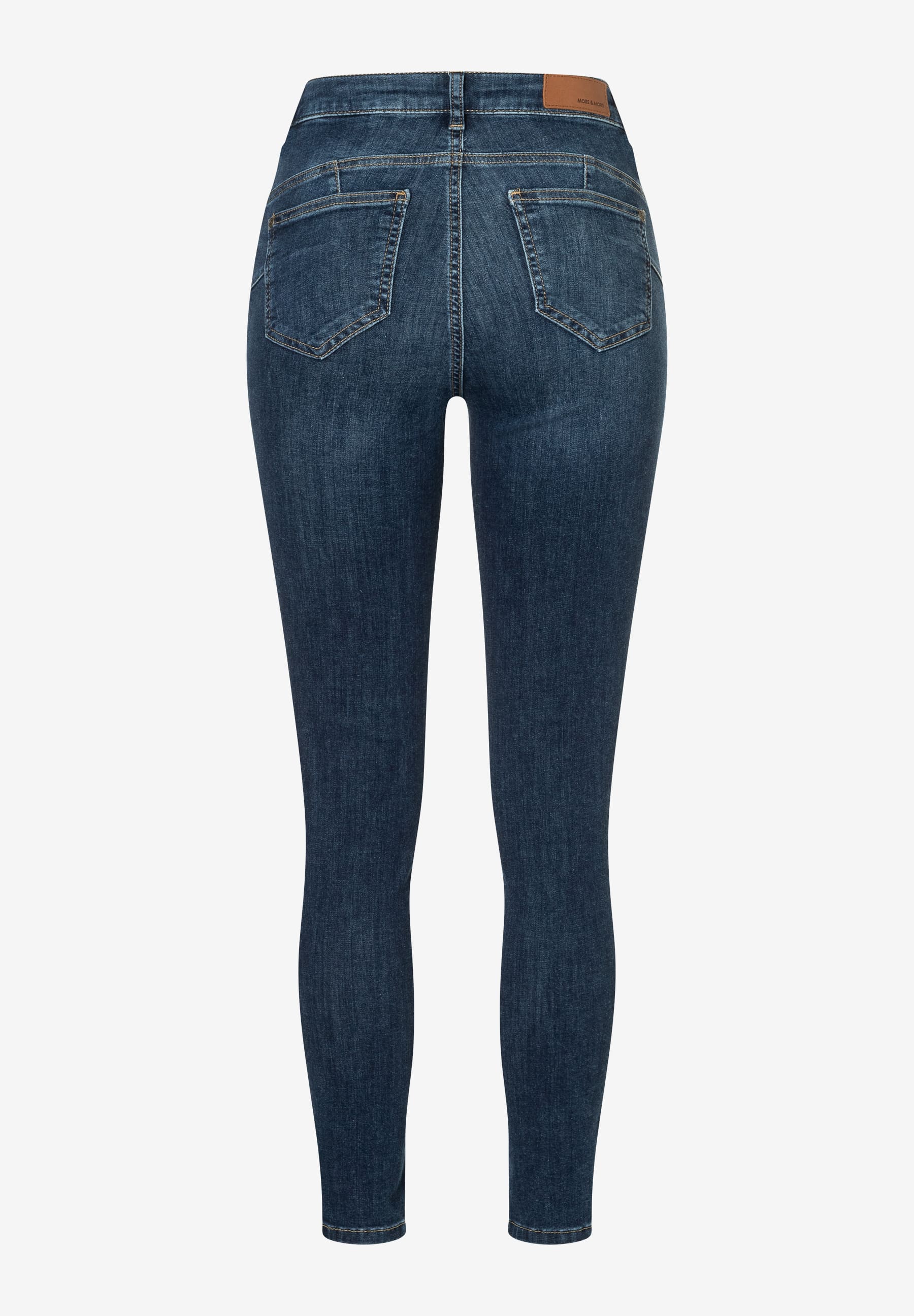 Eine blaue MORE & MORE Jeanshose mit Denim-Material und elastischem, angenehmem Tragekomfort. Eine blaue MORE & MORE Jeanshose mit Denim-Material und elastischem, angenehmem Tragekomfort.