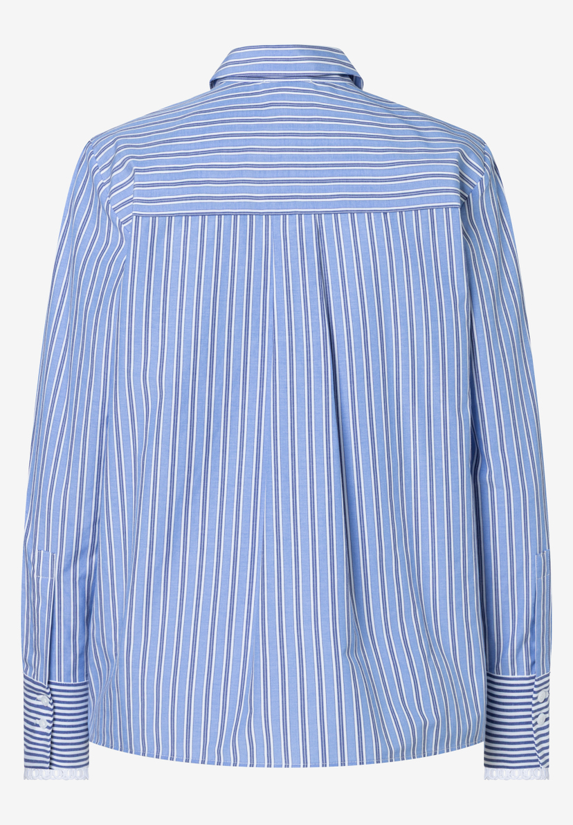 Die MORE & MORE Bluse ist blau-weiß gestreift, mit Popeline und angenehmem Tragekomfort. Die MORE & MORE Bluse ist blau-weiß gestreift, mit Popeline und angenehmem Tragekomfort.