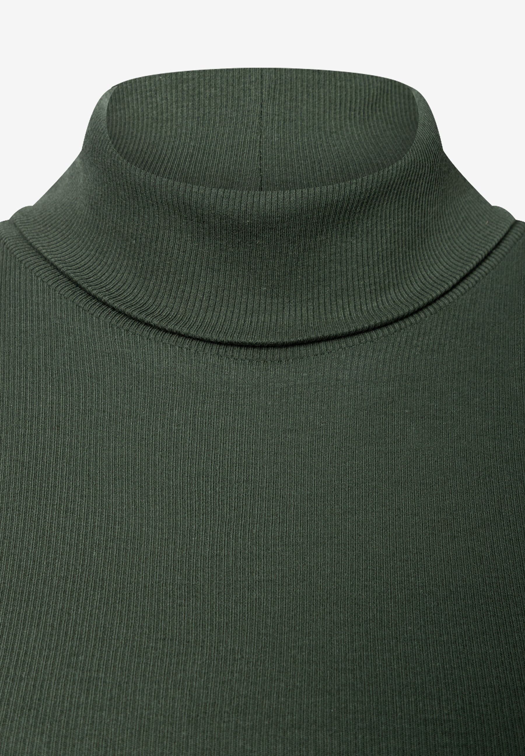 MORE & MORE geripptes Langarmshirt in Dunkelgrün mit Rollkragen, blickdicht und elastisch, hautfreundlich, angenehmer Tragekomfort. MORE & MORE geripptes Langarmshirt in Dunkelgrün mit Rollkragen, blickdicht und elastisch, hautfreundlich, angenehmer Tragekomfort.