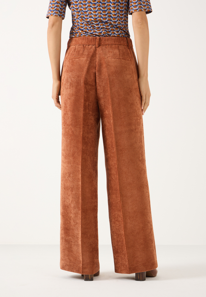 MORE & MORE Cordhose, kupfer, mit elastischem Bund. Softer Griff, angenehmer Tragekomfort. MORE & MORE Cordhose, kupfer, mit elastischem Bund. Softer Griff, angenehmer Tragekomfort.
