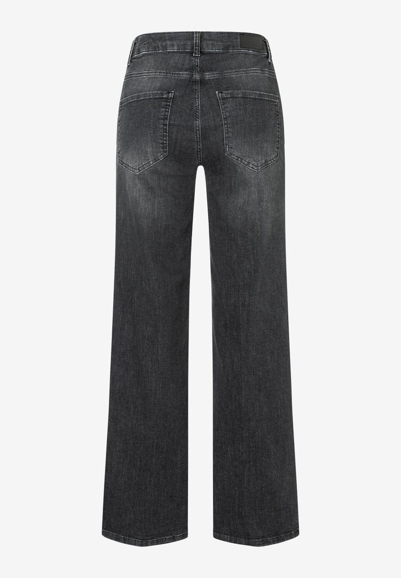 Eine MORE & MORE Jeanshose aus Denim mit zwei Gesäßtaschen.