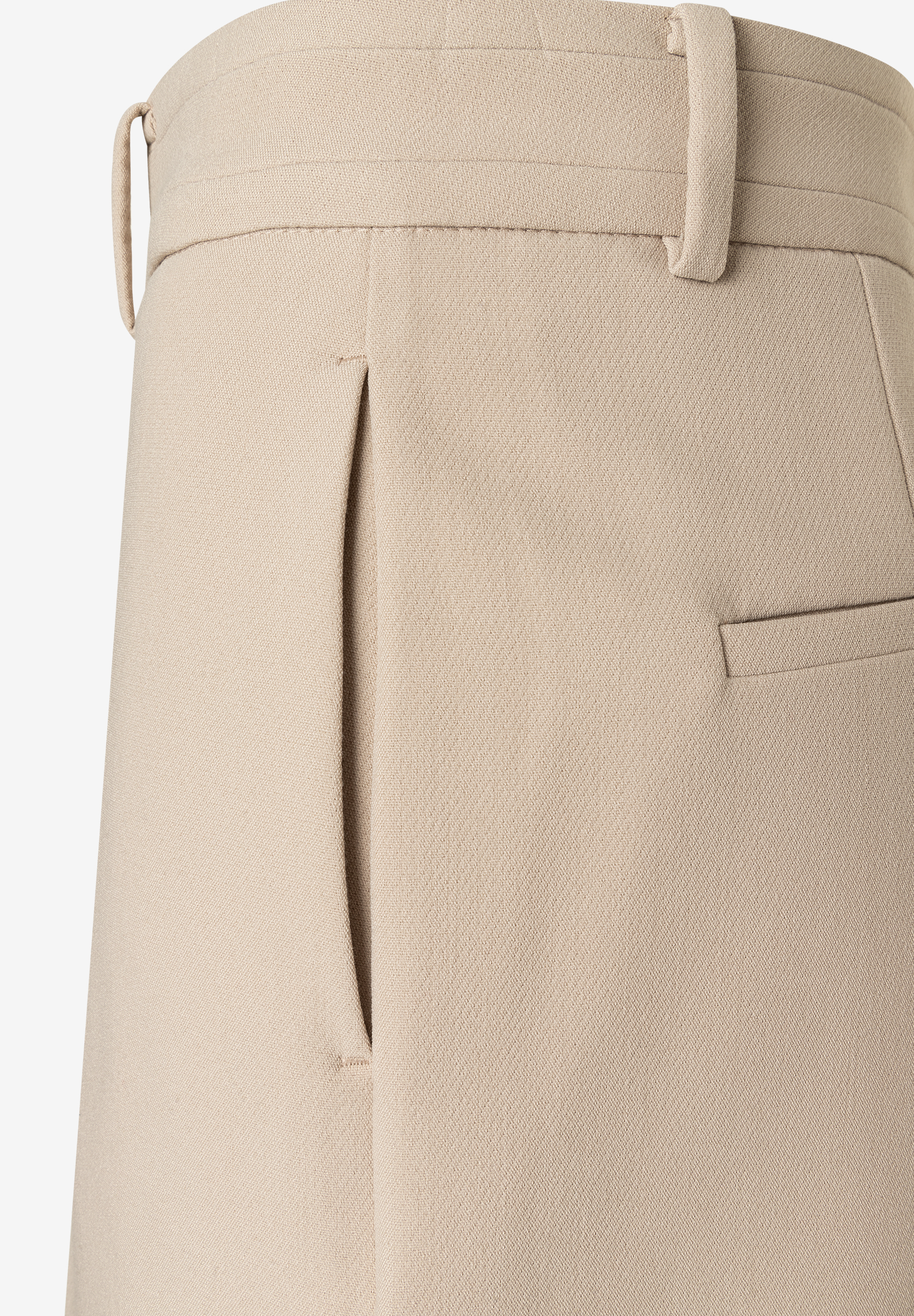 MORE & MORE beigefarbene Webware-Hose mit Bundfalten und paspelierten Taschen an der Seite. MORE & MORE beigefarbene Webware-Hose mit Bundfalten und paspelierten Taschen an der Seite.