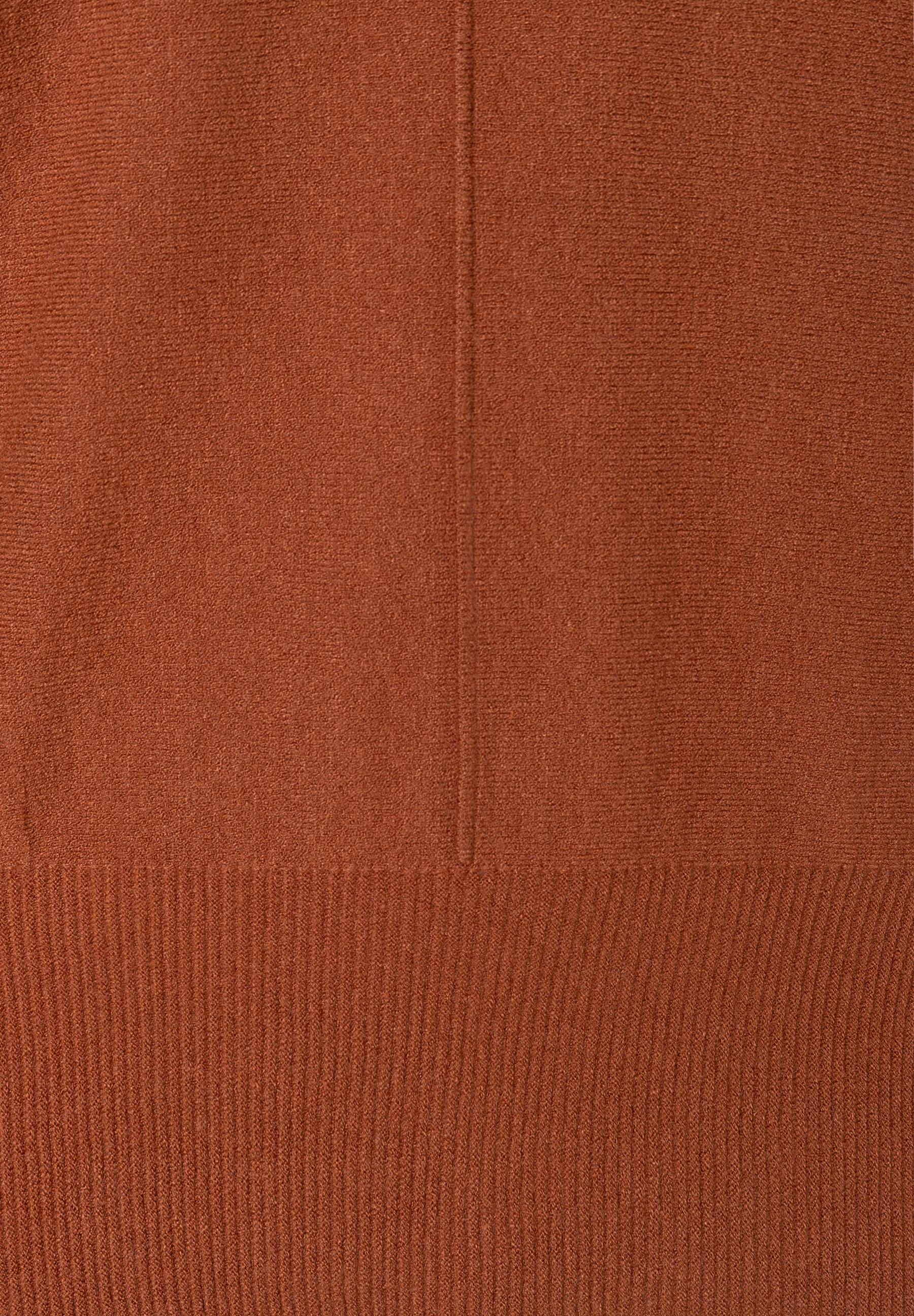 MORE & MORE Feinstrick-Pullover in Rostbraun, Detailaufnahme der weichen, gerippten Textur. Ideal für angenehmen Tragekomfort. MORE & MORE Feinstrick-Pullover in Rostbraun, Detailaufnahme der weichen, gerippten Textur. Ideal für angenehmen Tragekomfort.