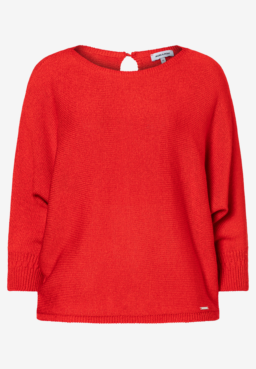 Ein roter Strickpullover von MORE & MORE mit Rundhalsausschnitt und 3/4 Ärmeln. Ein roter Strickpullover von MORE & MORE mit Rundhalsausschnitt und 3/4 Ärmeln.