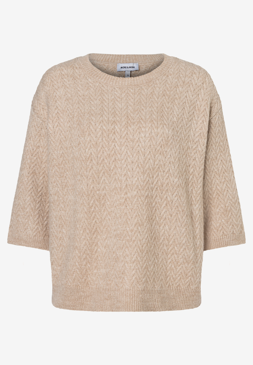 MORE & MORE Pullover mit Zopfstrickmuster: Ein wärmendes, elastisches Oberteil in Beige mit softer Haptik und 3/4-Ärmeln. MORE & MORE Pullover mit Zopfstrickmuster: Ein wärmendes, elastisches Oberteil in Beige mit softer Haptik und 3/4-Ärmeln.