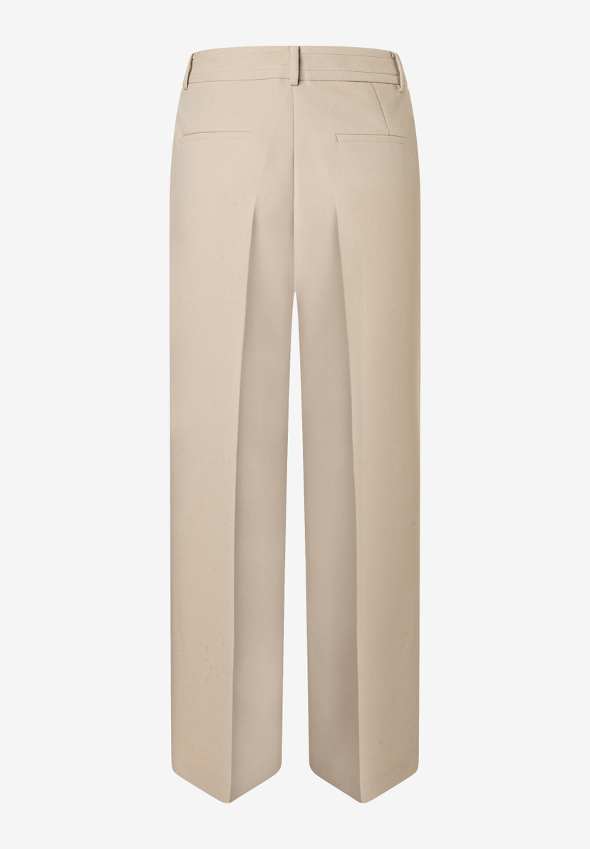 MORE & MORE Jeans: Beige Webware-Hose, Rückansicht. Hoher Bund, gerade geschnitten, mit Bügelfalten und Paspeltaschen. MORE & MORE Jeans: Beige Webware-Hose, Rückansicht. Hoher Bund, gerade geschnitten, mit Bügelfalten und Paspeltaschen.